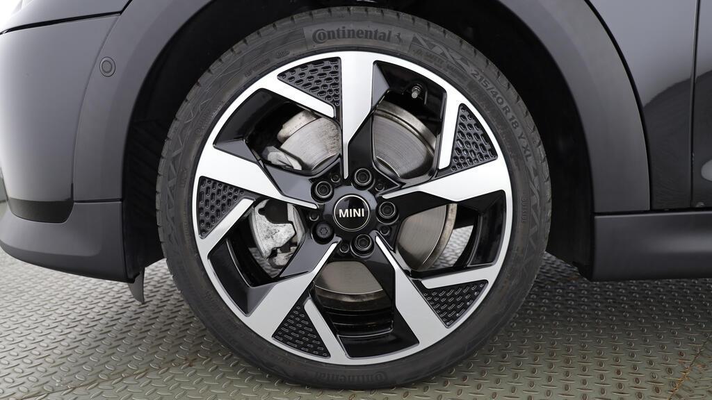 MINI Cooper S Cabrio-image-8