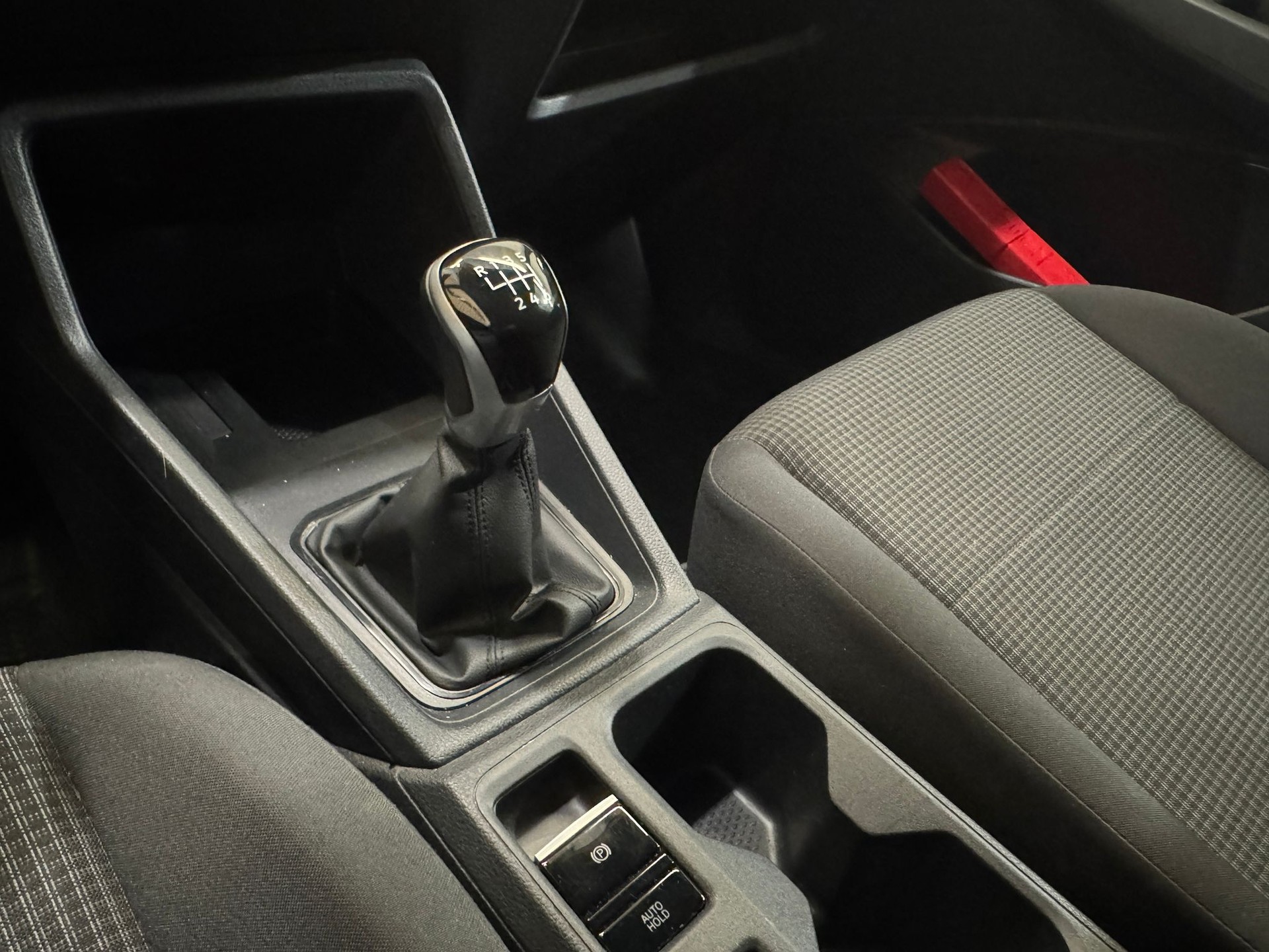 VW Caddy Cargo 2.0TDI-image-7
