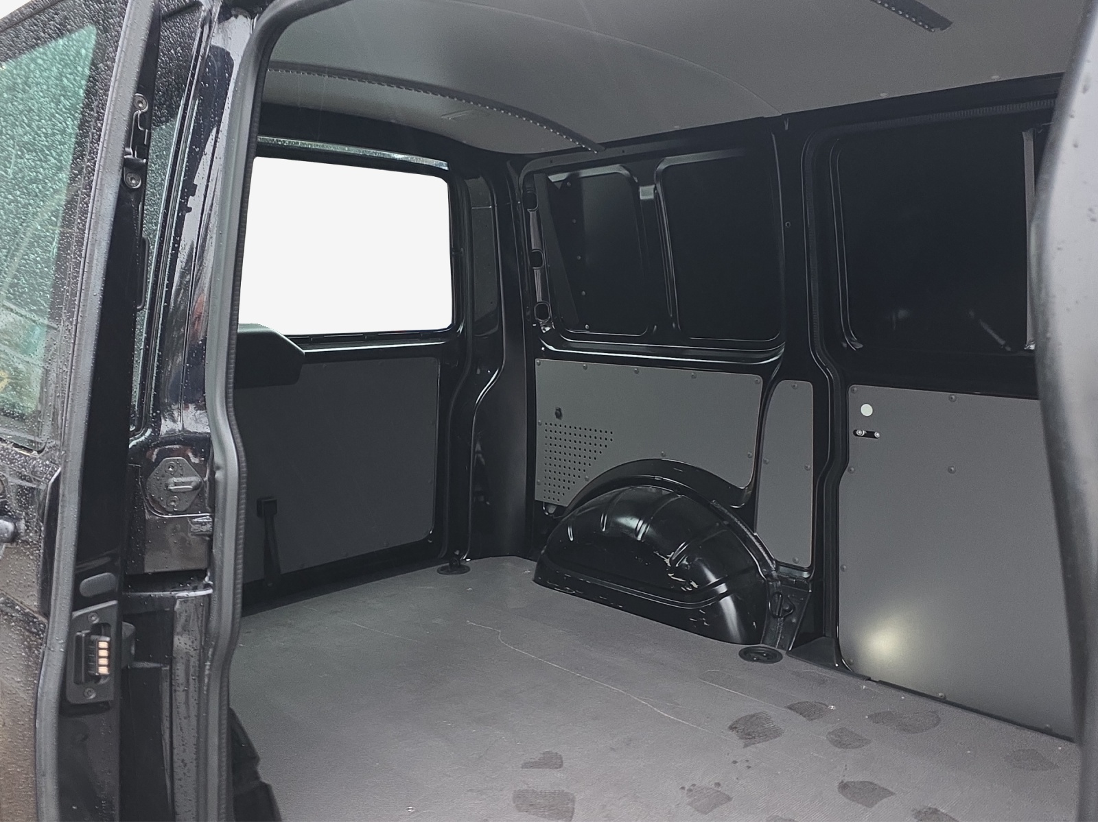 VW T6.1 2.0 TDI DSG-image-14