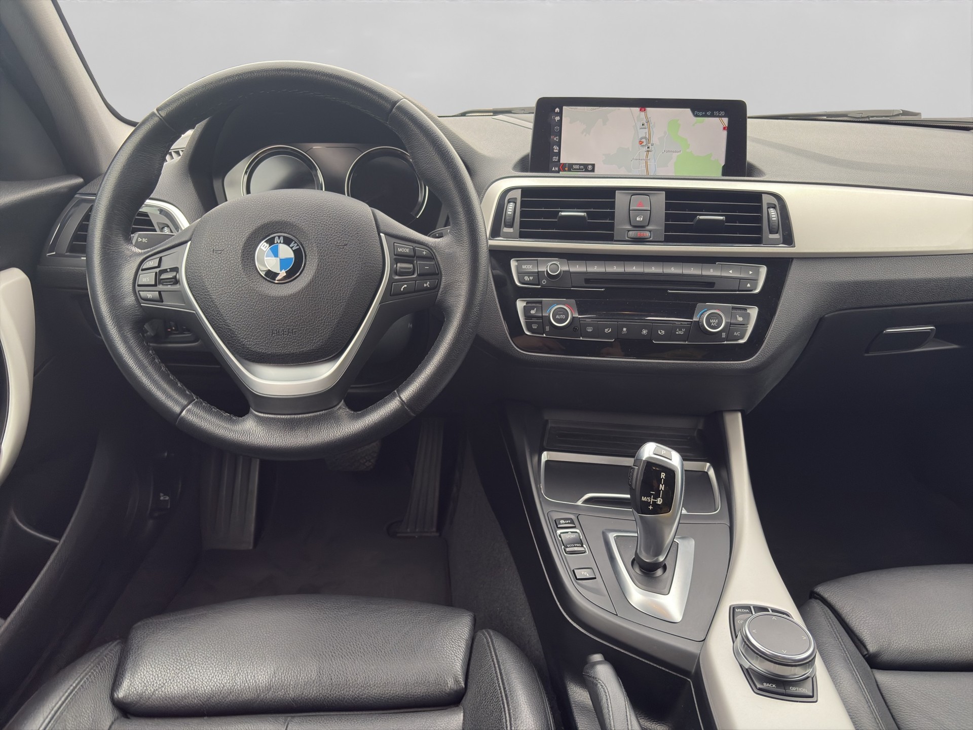 BMW 118i Edition Sport Line Steptronic-image-8