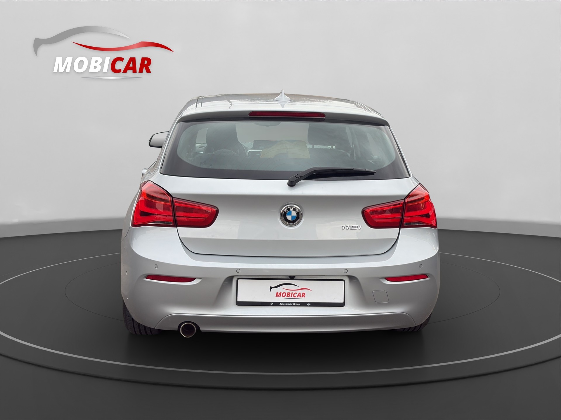 BMW 118i Edition Sport Line Steptronic-image-3