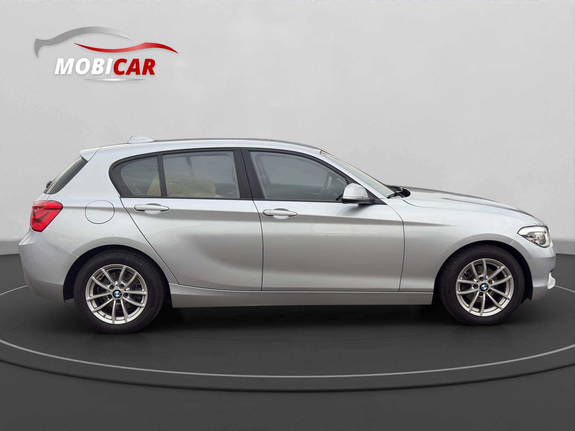 BMW 118i Edition Sport Line Steptronic-image-5