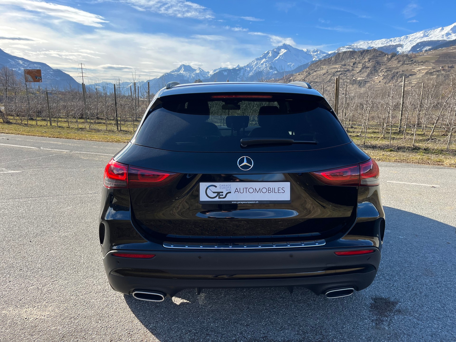 MERCEDES-BENZ GLA 200 AMG Line 7G-DCT-image-7