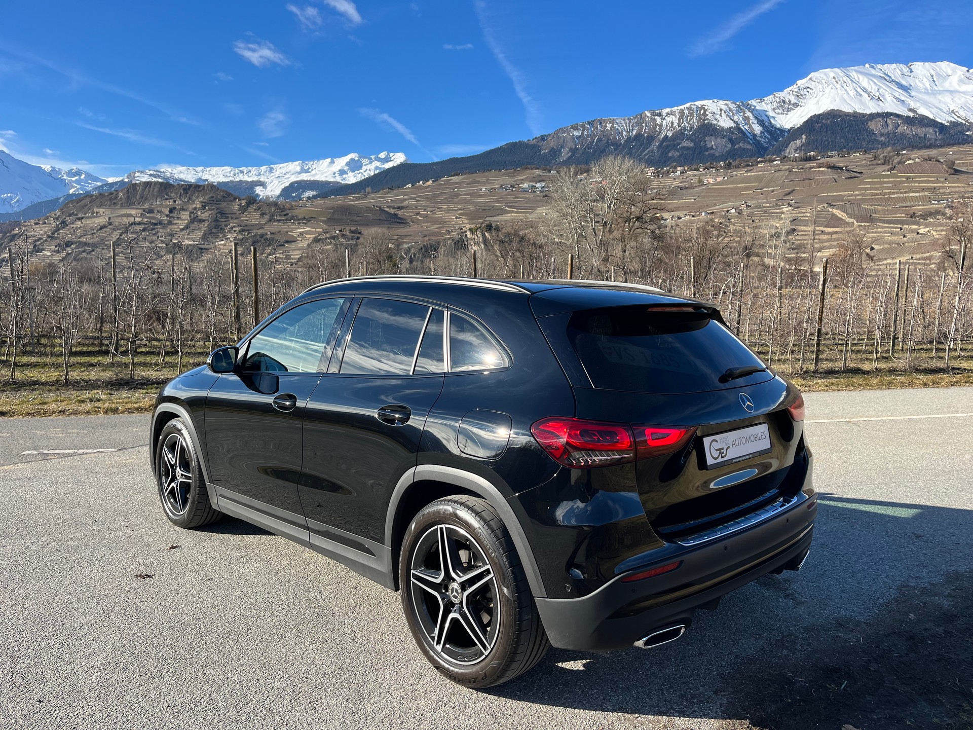 MERCEDES-BENZ GLA 200 AMG Line 7G-DCT-image-5