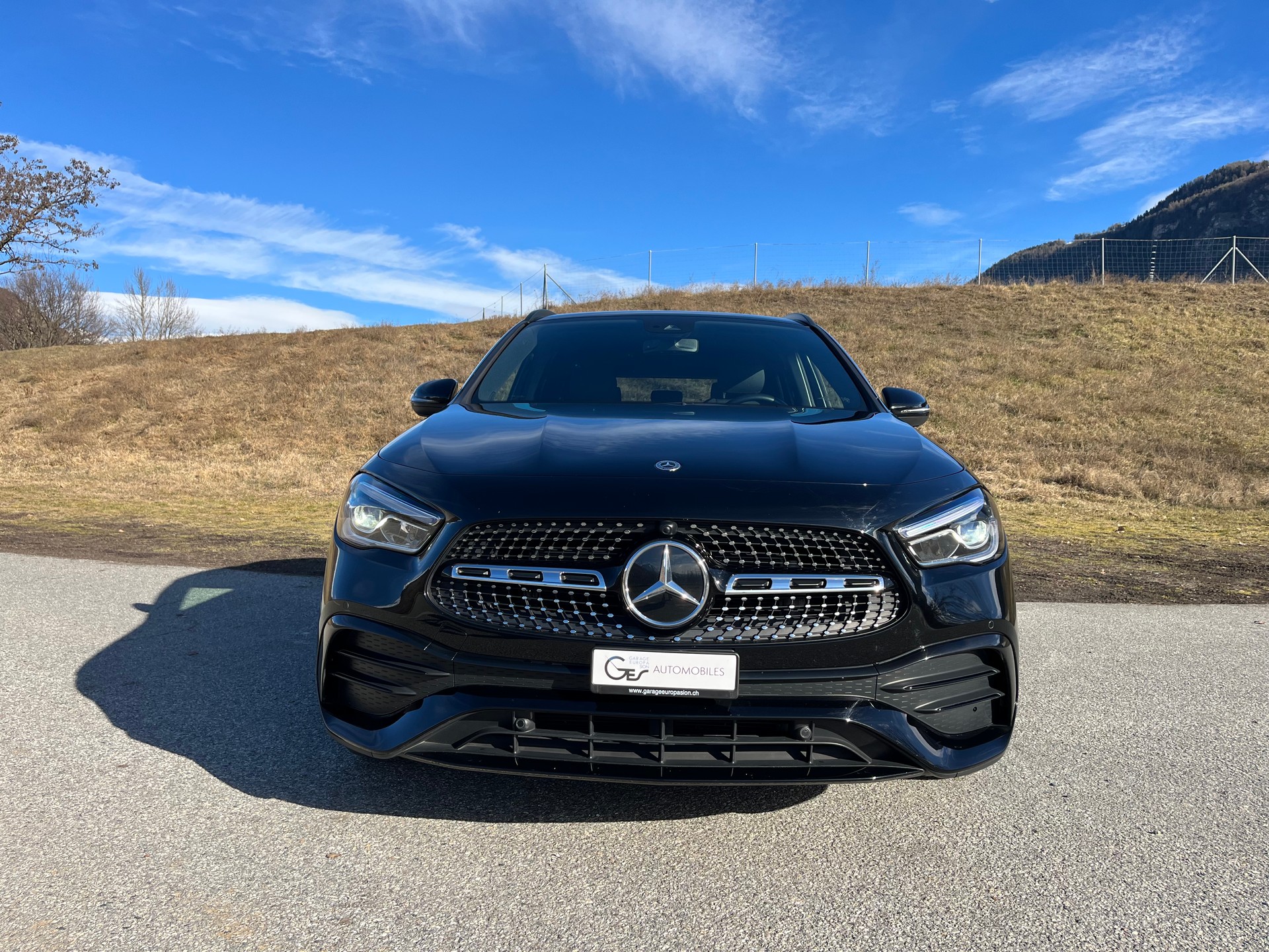 MERCEDES-BENZ GLA 200 AMG Line 7G-DCT-image-1