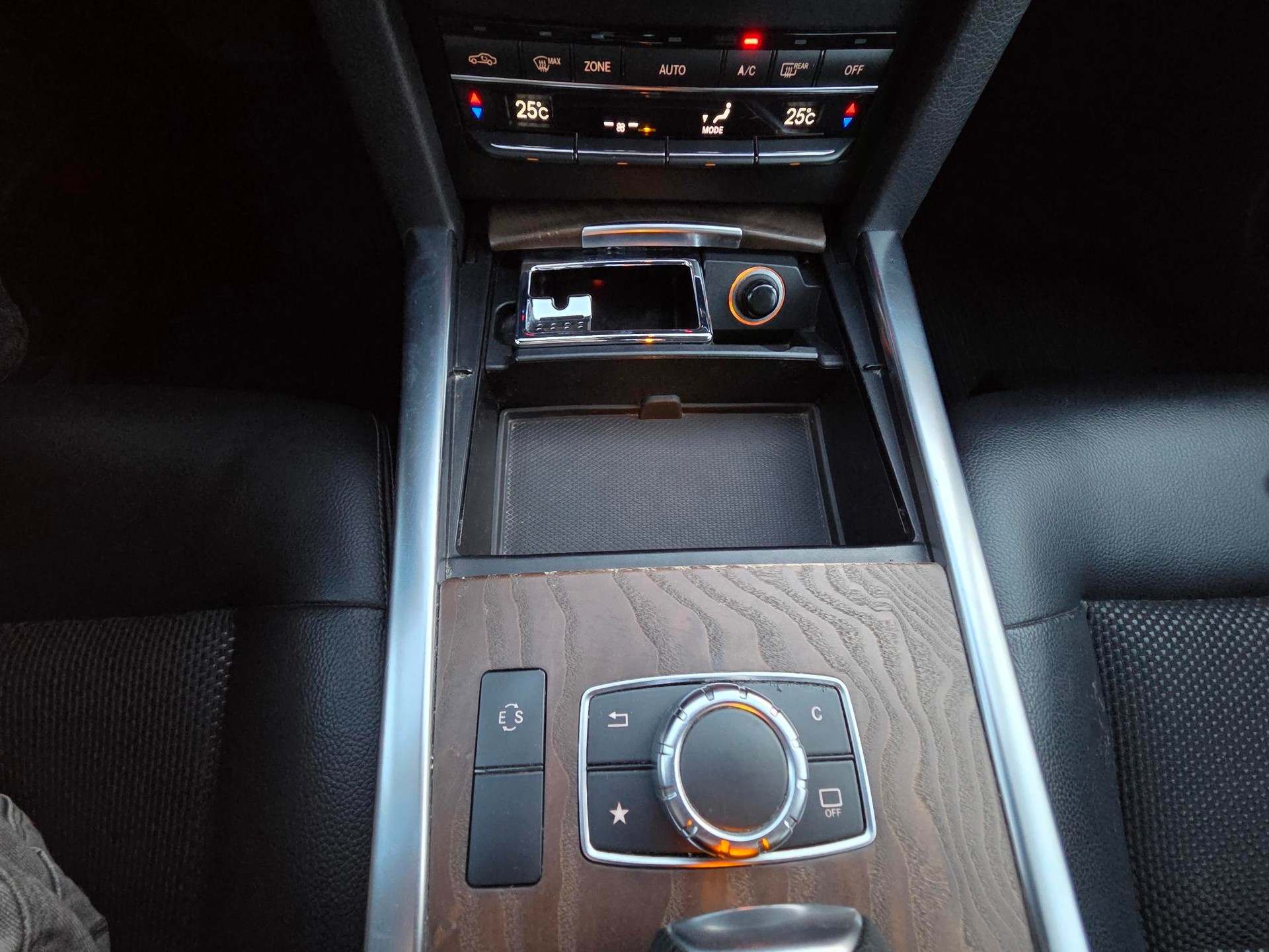 MERCEDES-BENZ E 220 BlueTEC Avantgarde 9G-Tronic-image-4