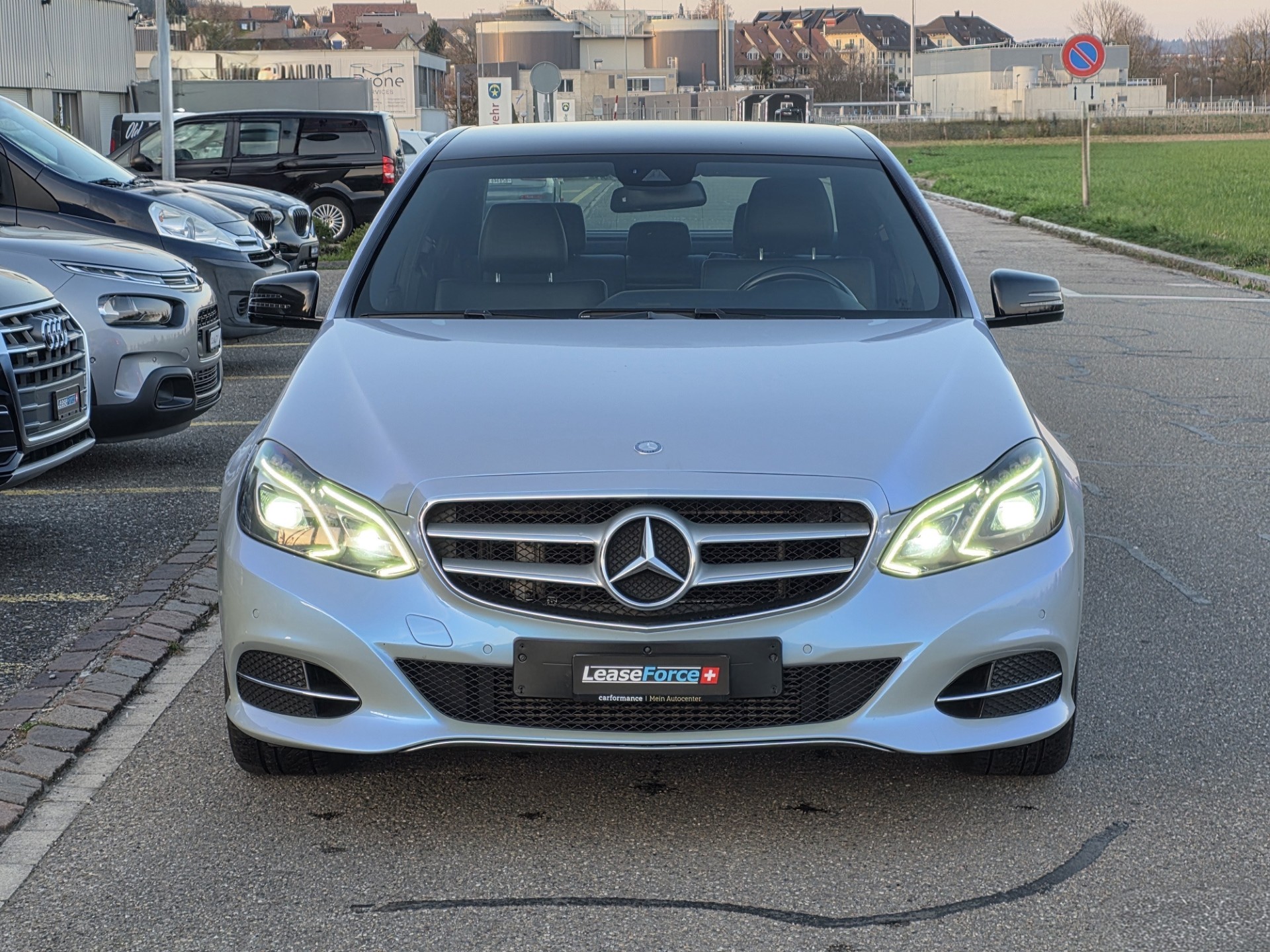 MERCEDES-BENZ E 220 BlueTEC Avantgarde 9G-Tronic-image-1