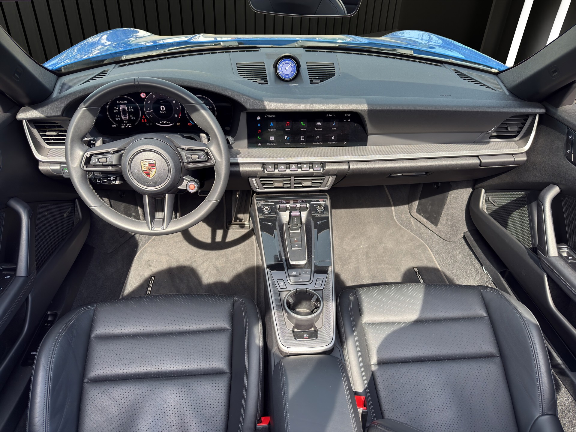 PORSCHE 911 Carrera Cabriolet-image-14