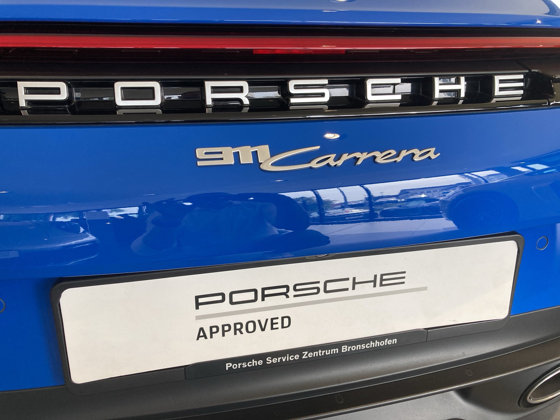 PORSCHE 911 Carrera Cabriolet-image-31