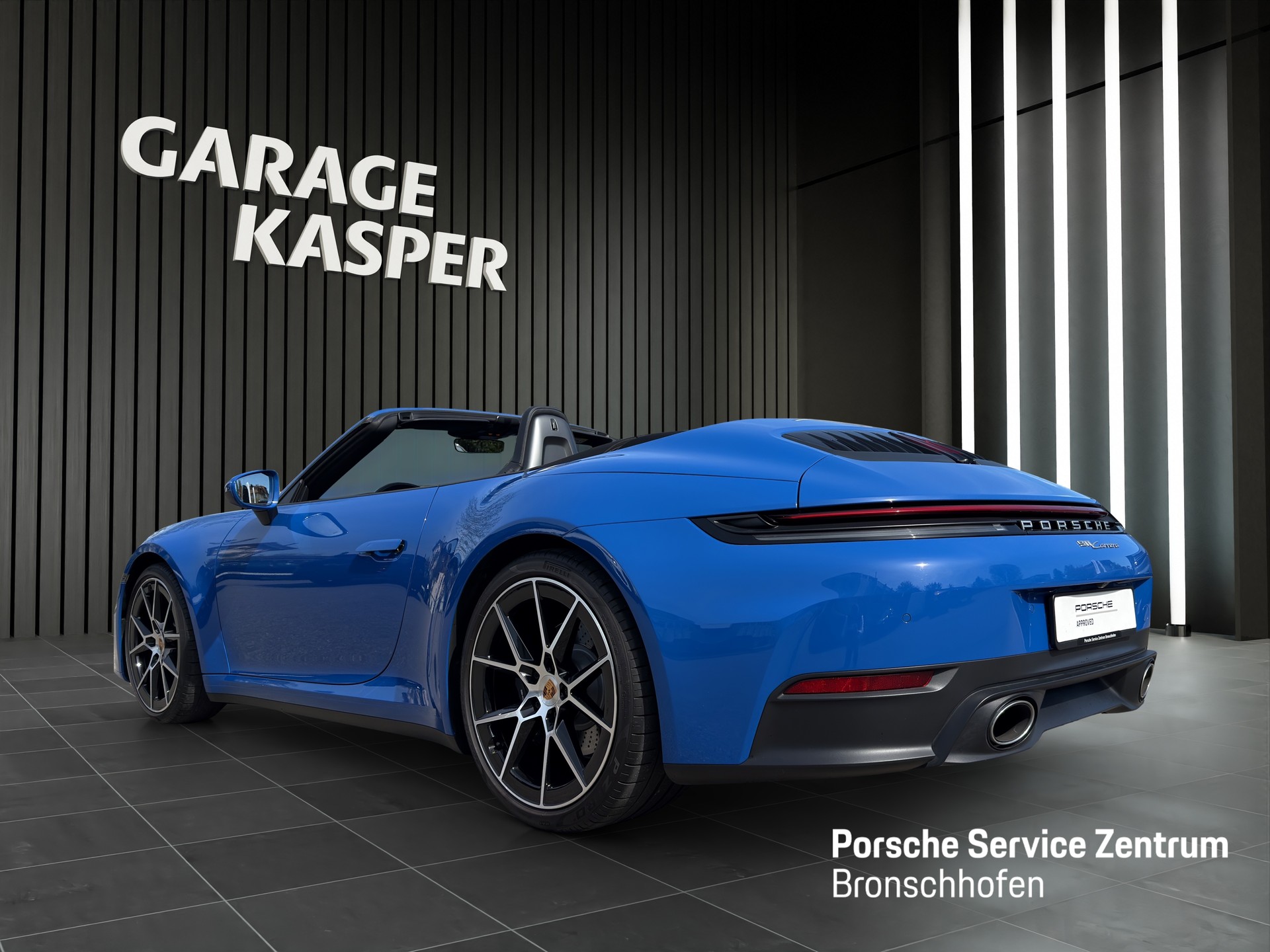PORSCHE 911 Carrera Cabriolet-image-2