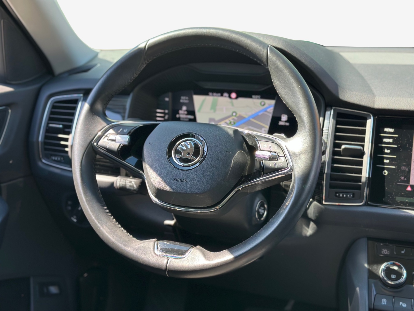 SKODA Kodiaq 2.0 TDI SCR Style 4x4 DSG-image-9