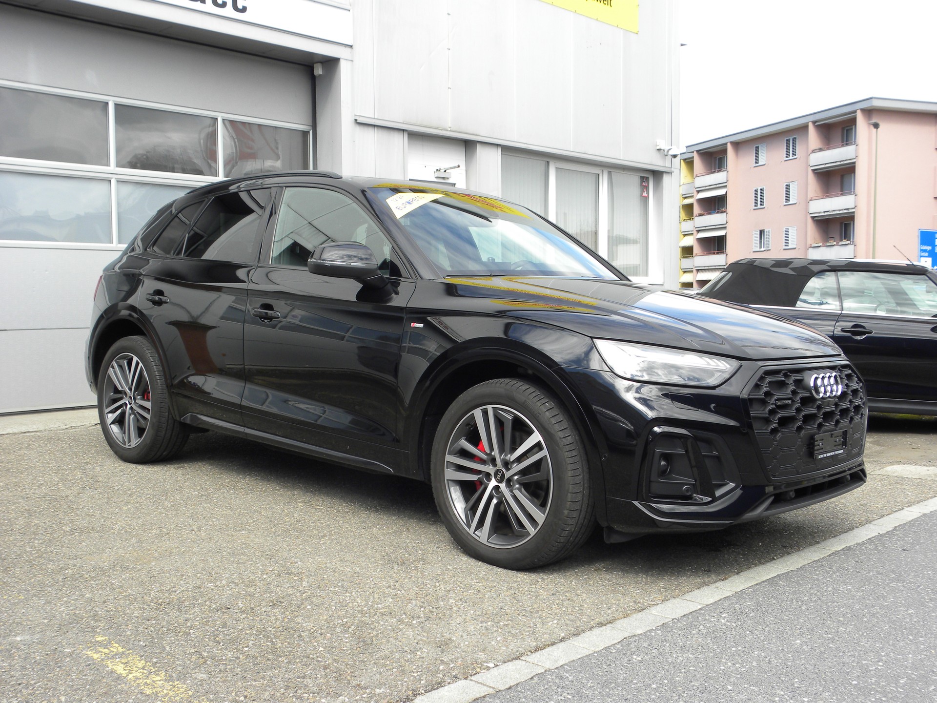 AUDI Q5 40 TDI Black Edition quattro S-tronic S-Line-image-1