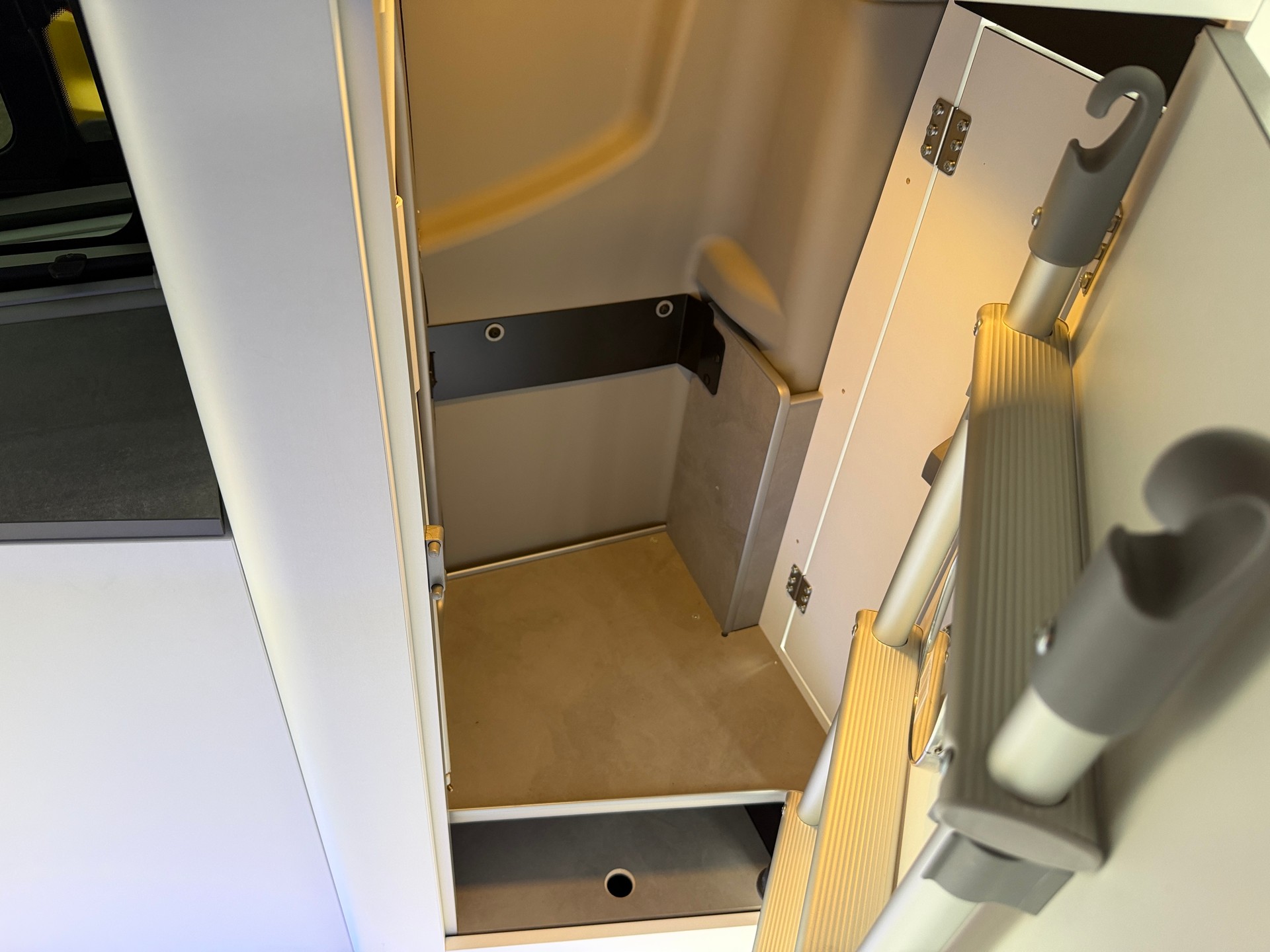 FORD Ford New Nugget Titanium L1 2.0 tdi 170 PS AT8 WESTFALIA-image-9