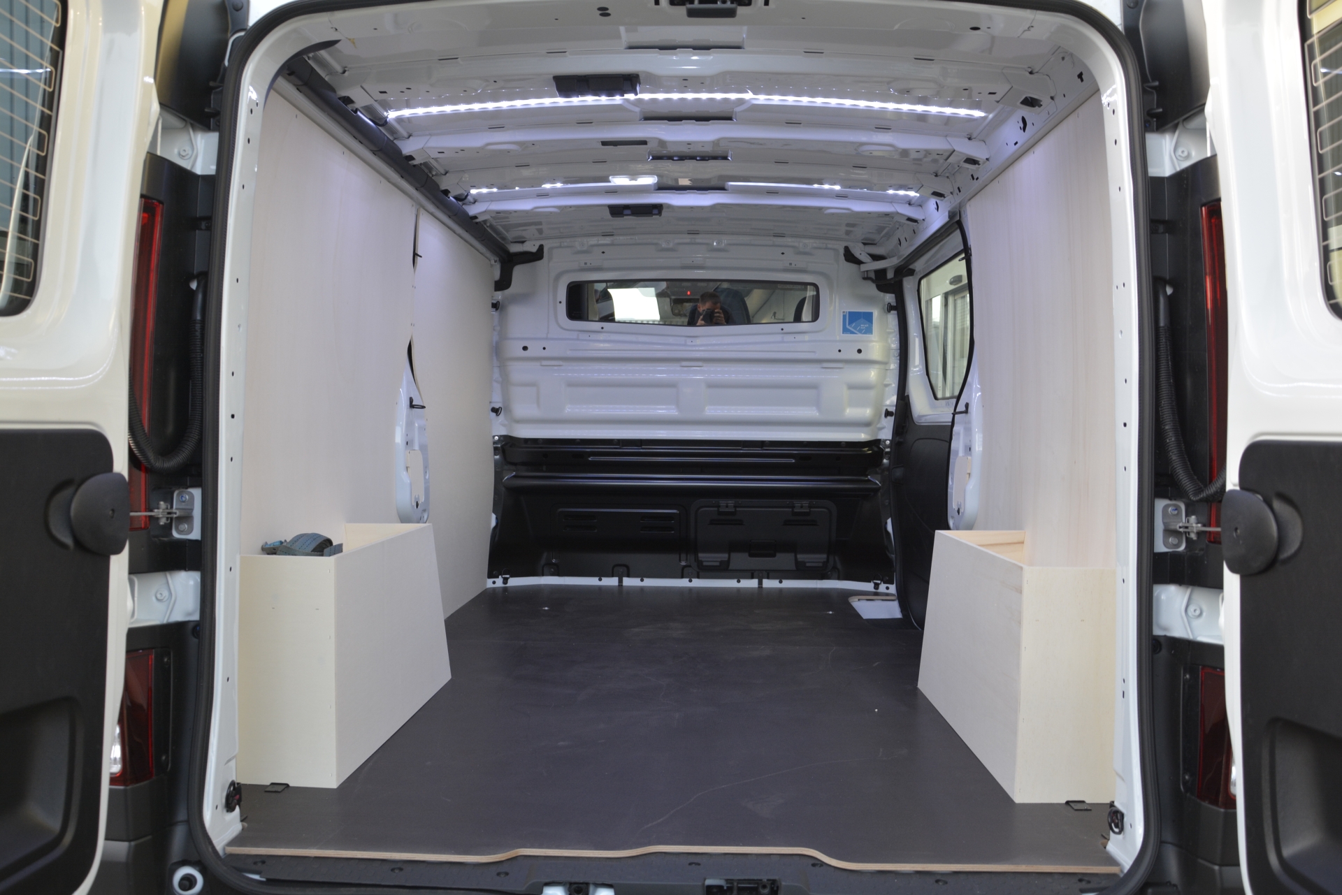 RENAULT Trafic Kastenwagen Advance KW L2H1 2.0 Blue dCi 130 E Ntzl.-image-4