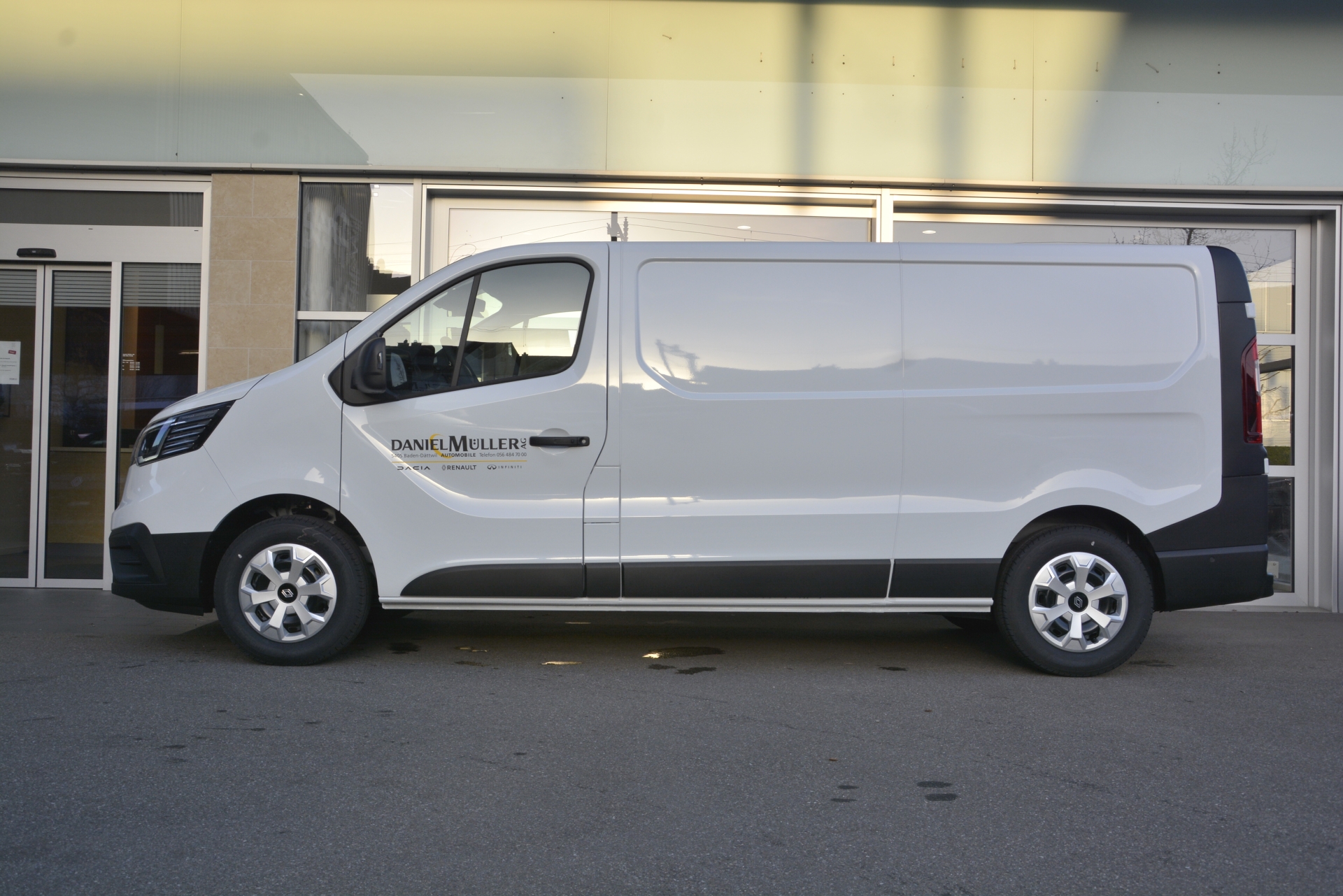 RENAULT Trafic Kastenwagen Advance KW L2H1 2.0 Blue dCi 130 E Ntzl.-image-2