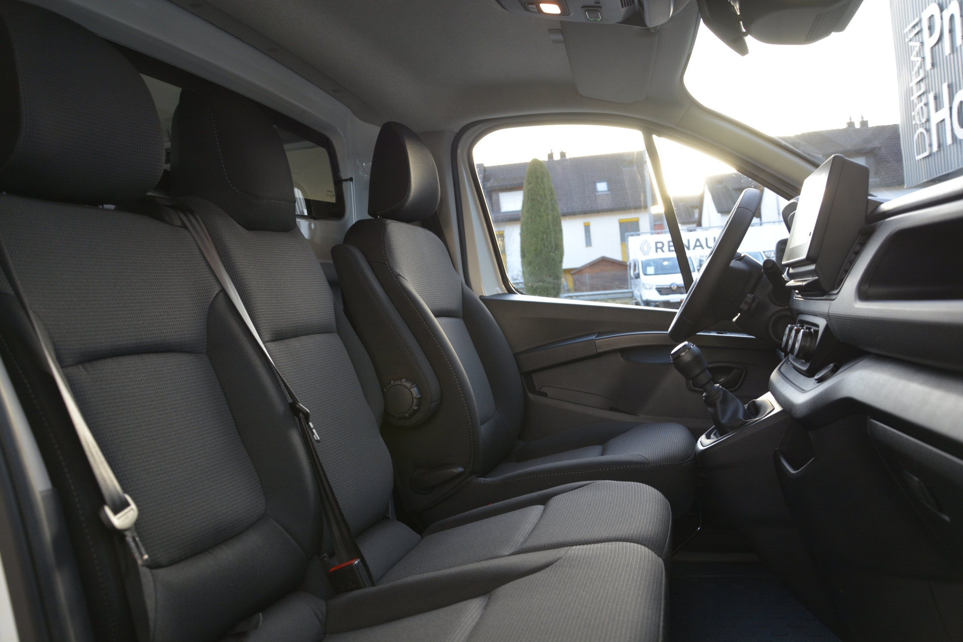 RENAULT Trafic Kastenwagen Advance KW L2H1 2.0 Blue dCi 130 E Ntzl.-image-5