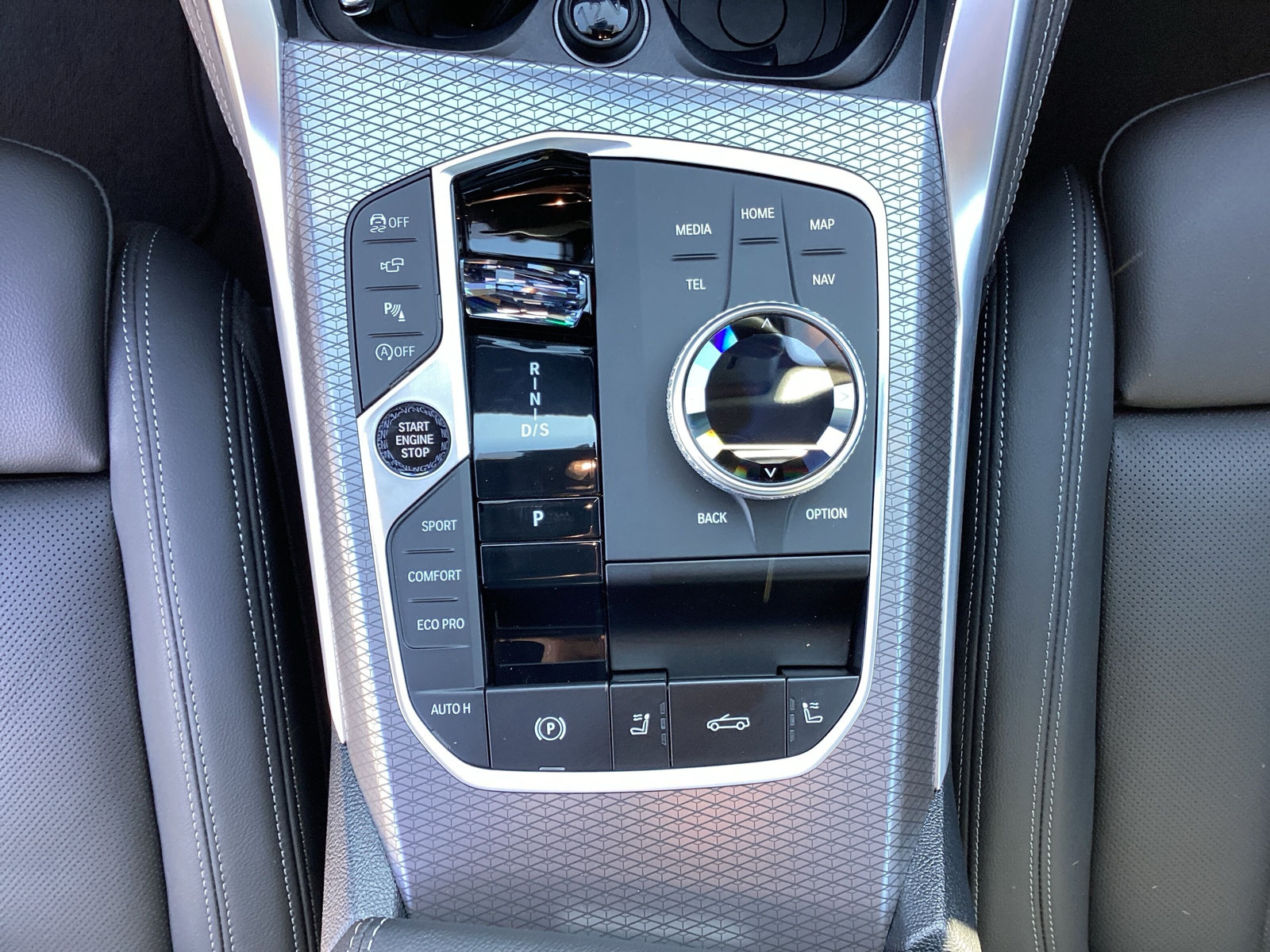 BMW 430i xDrive Cabriolet M Sport Pro Steptronic-image-12