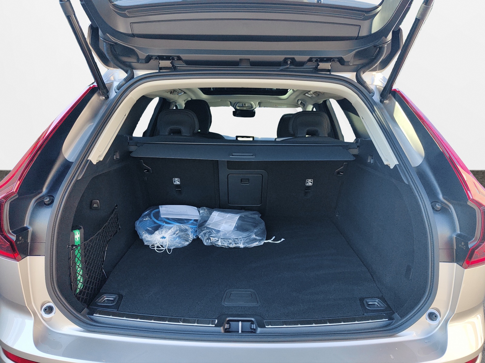 VOLVO XC60 2.0 T6 TE Plus Dark eAWD-image-14