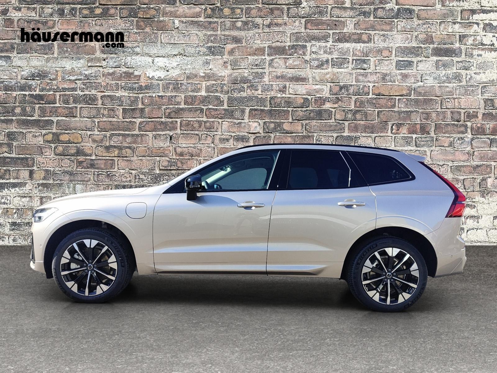 VOLVO XC60 2.0 T6 TE Plus Dark eAWD-image-1