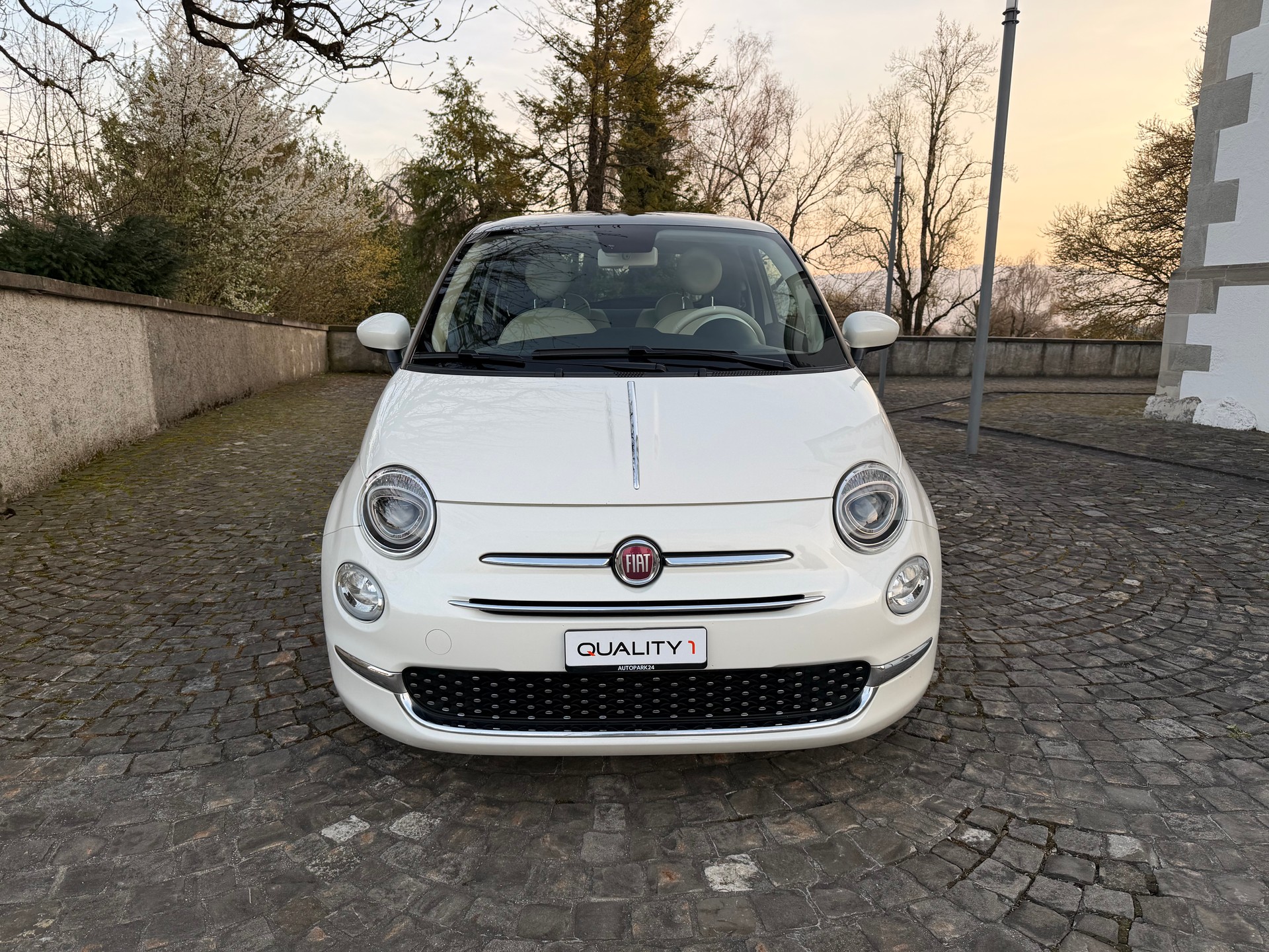 FIAT 500 1.2 Automatik / Frisch ab MFK / Vollständig Service gepflegt / 36 Monate Garantie exkl. / Panorama/ Tempomat / Klima-image-1