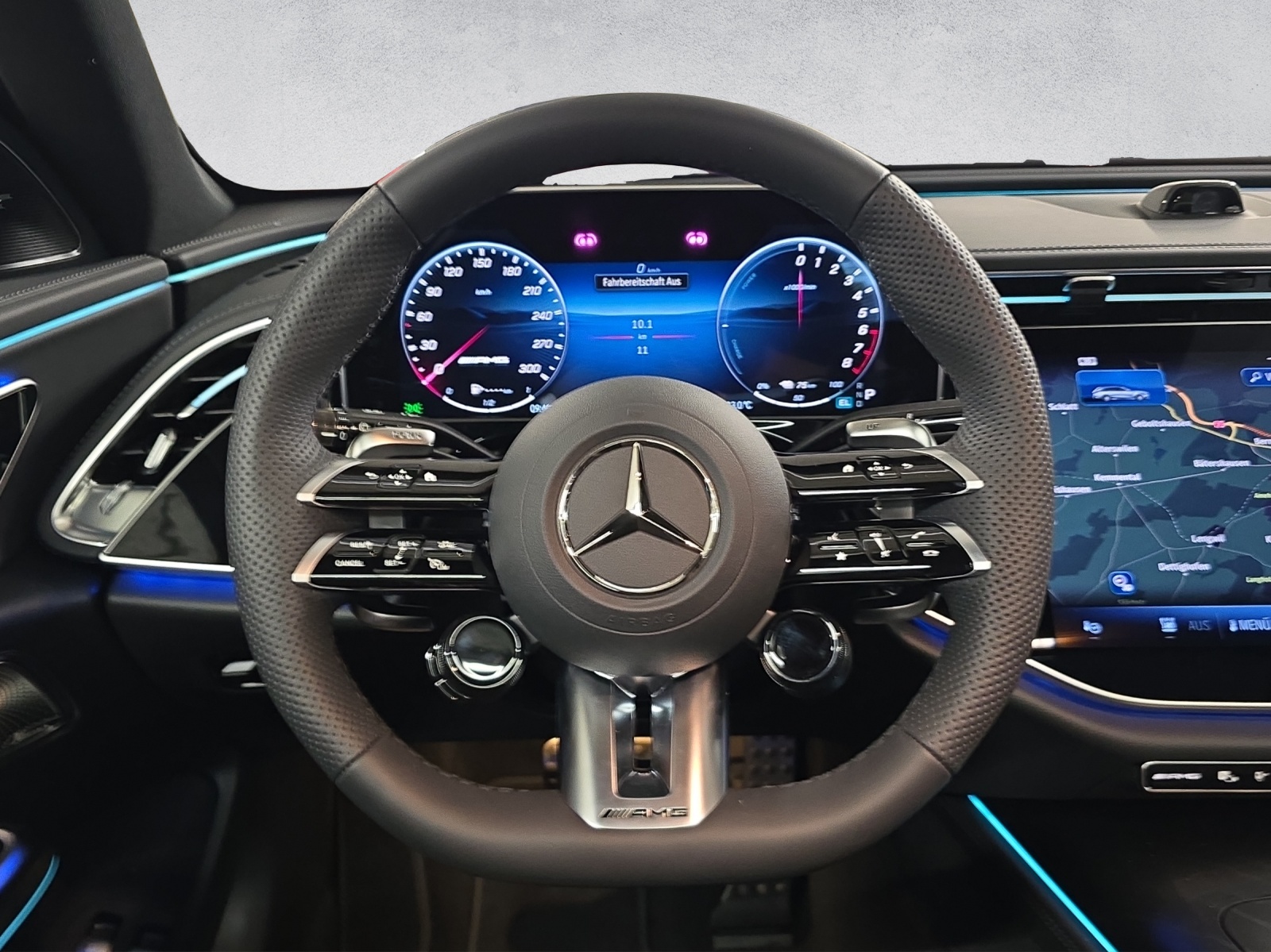 MERCEDES-BENZ E 53 Hybrid AMG 4Matic+ T-Modell-image-12