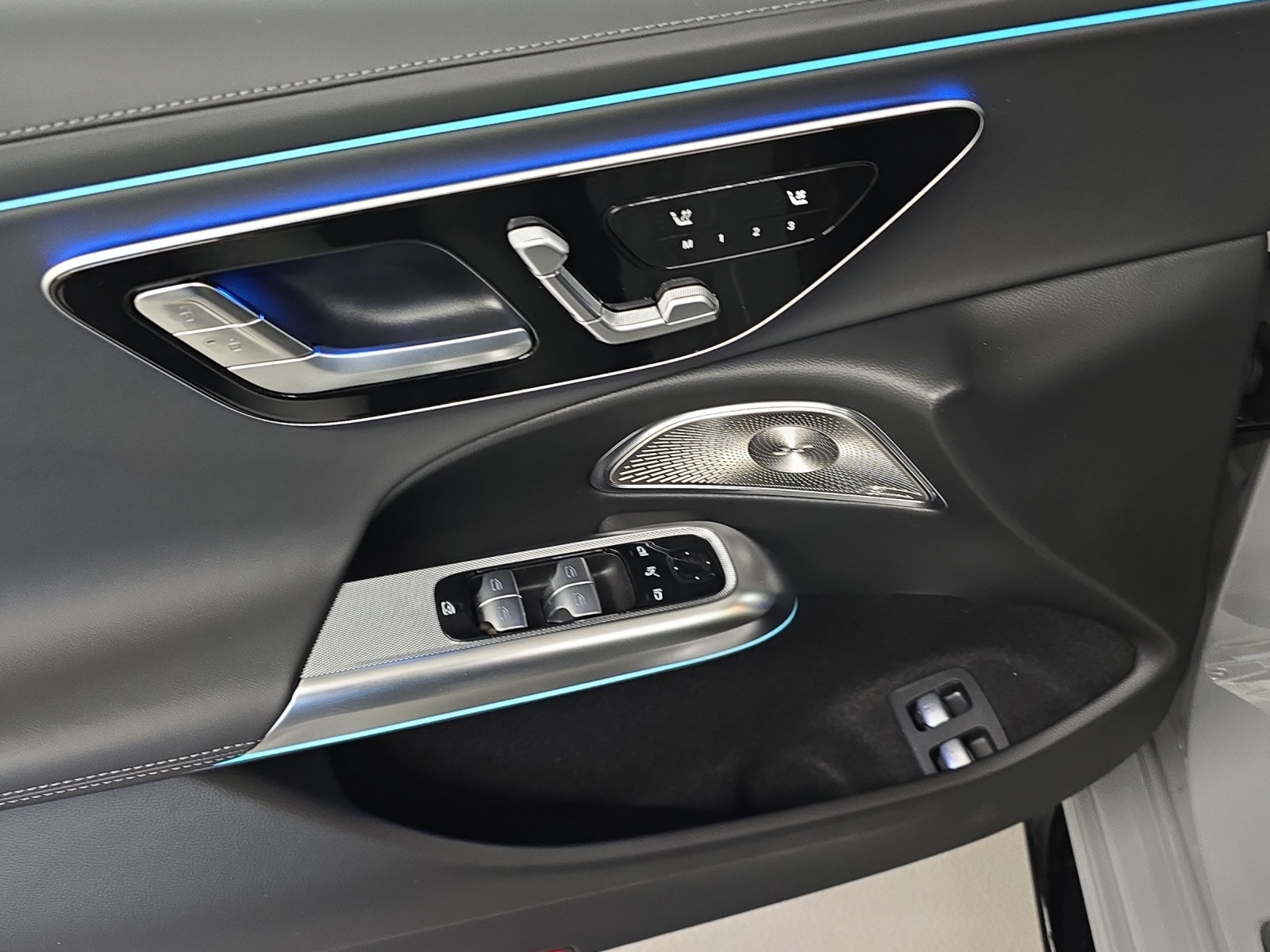 MERCEDES-BENZ E 53 Hybrid AMG 4Matic+ T-Modell-image-6