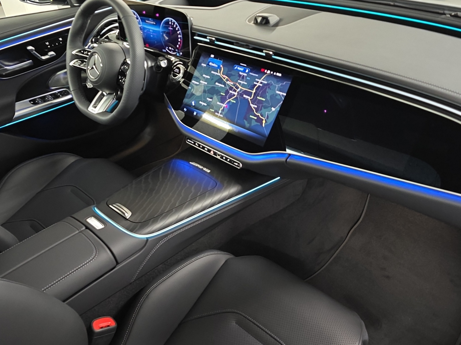 MERCEDES-BENZ E 53 Hybrid AMG 4Matic+ T-Modell-image-11