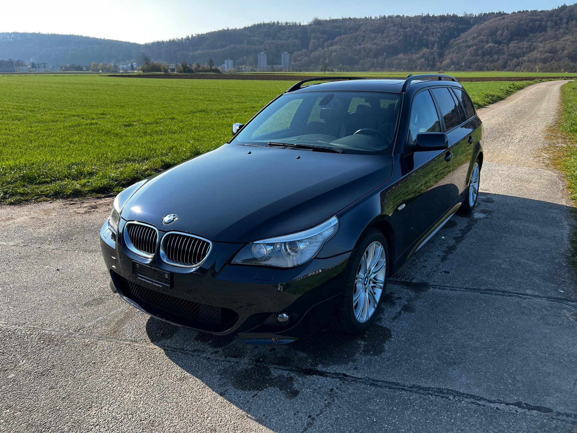 BMW 530xi Touring Steptronic-image-0