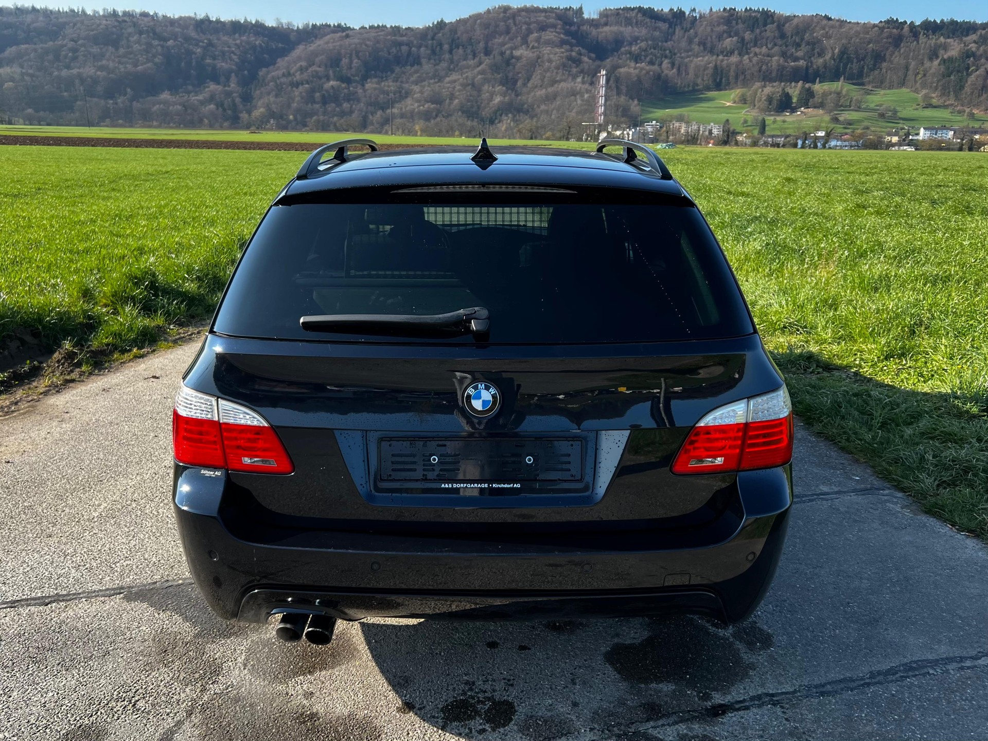 BMW 530xi Touring Steptronic-image-2