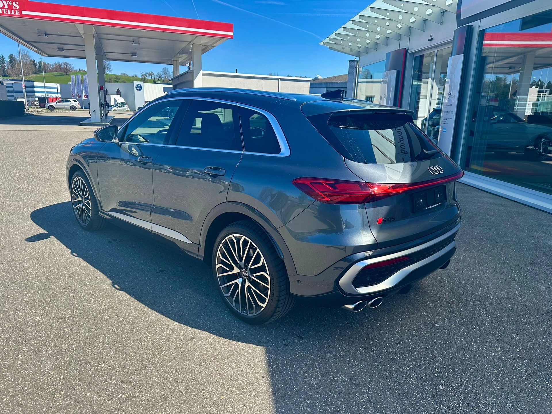 AUDI SQ5 TFSI quattro S-tronic-image-2