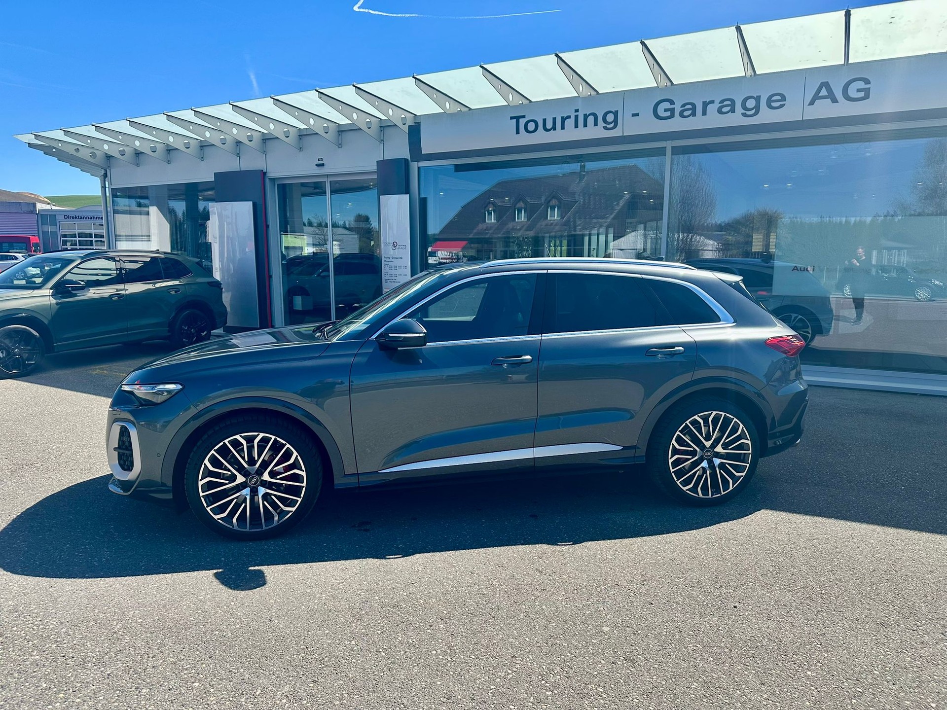 AUDI SQ5 TFSI quattro S-tronic-image-1