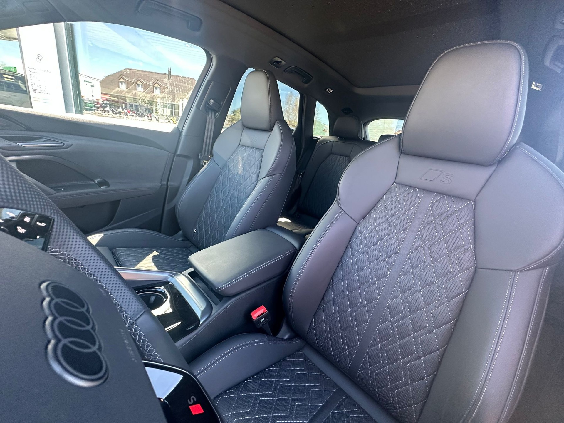 AUDI SQ5 TFSI quattro S-tronic-image-23