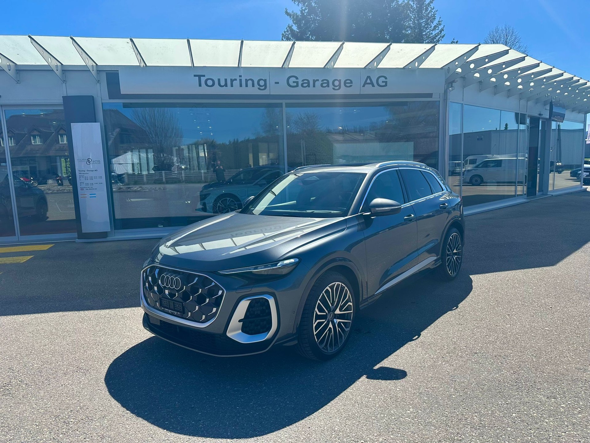 AUDI SQ5 TFSI quattro S-tronic-image-0