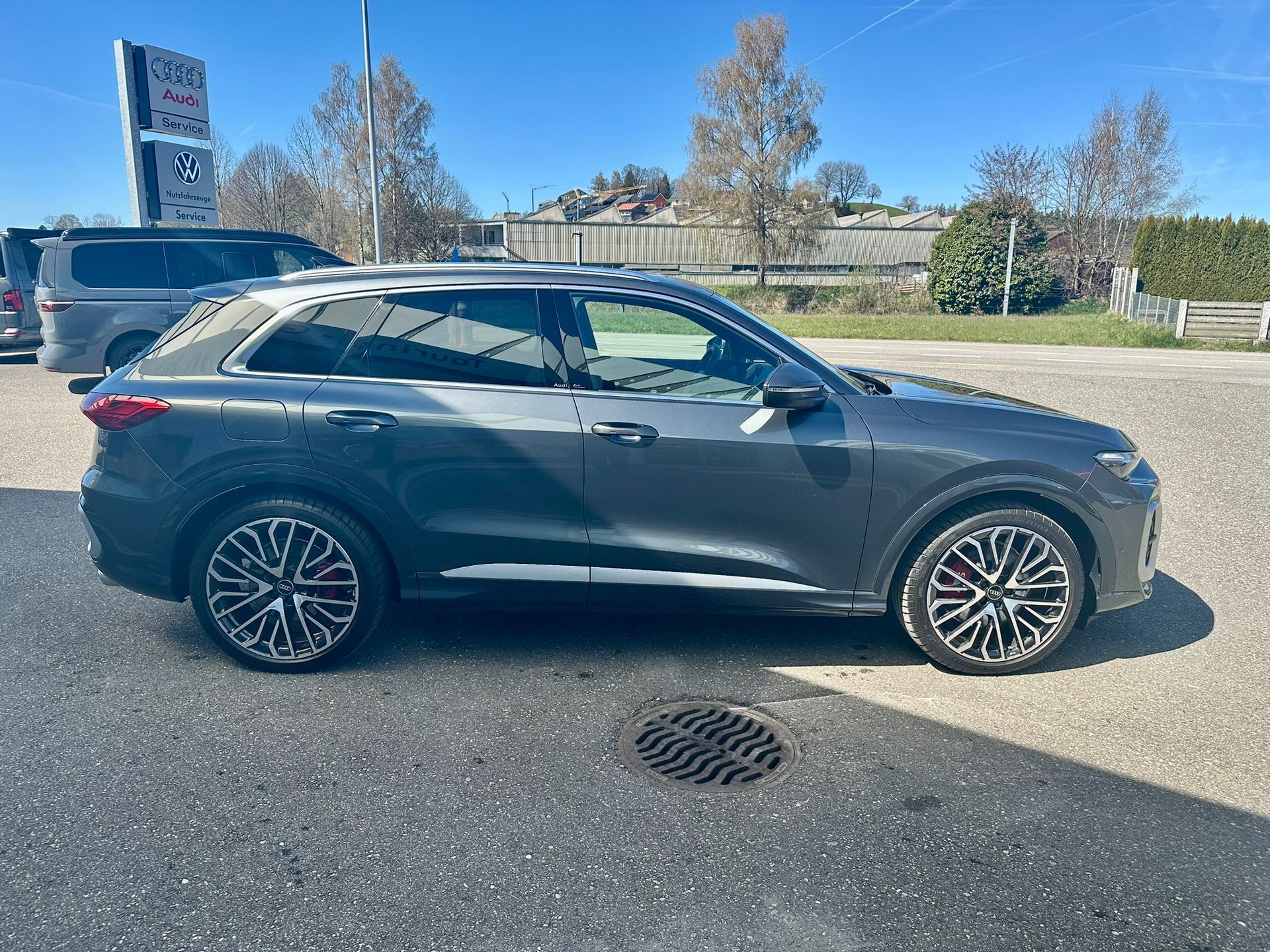 AUDI SQ5 TFSI quattro S-tronic-image-5