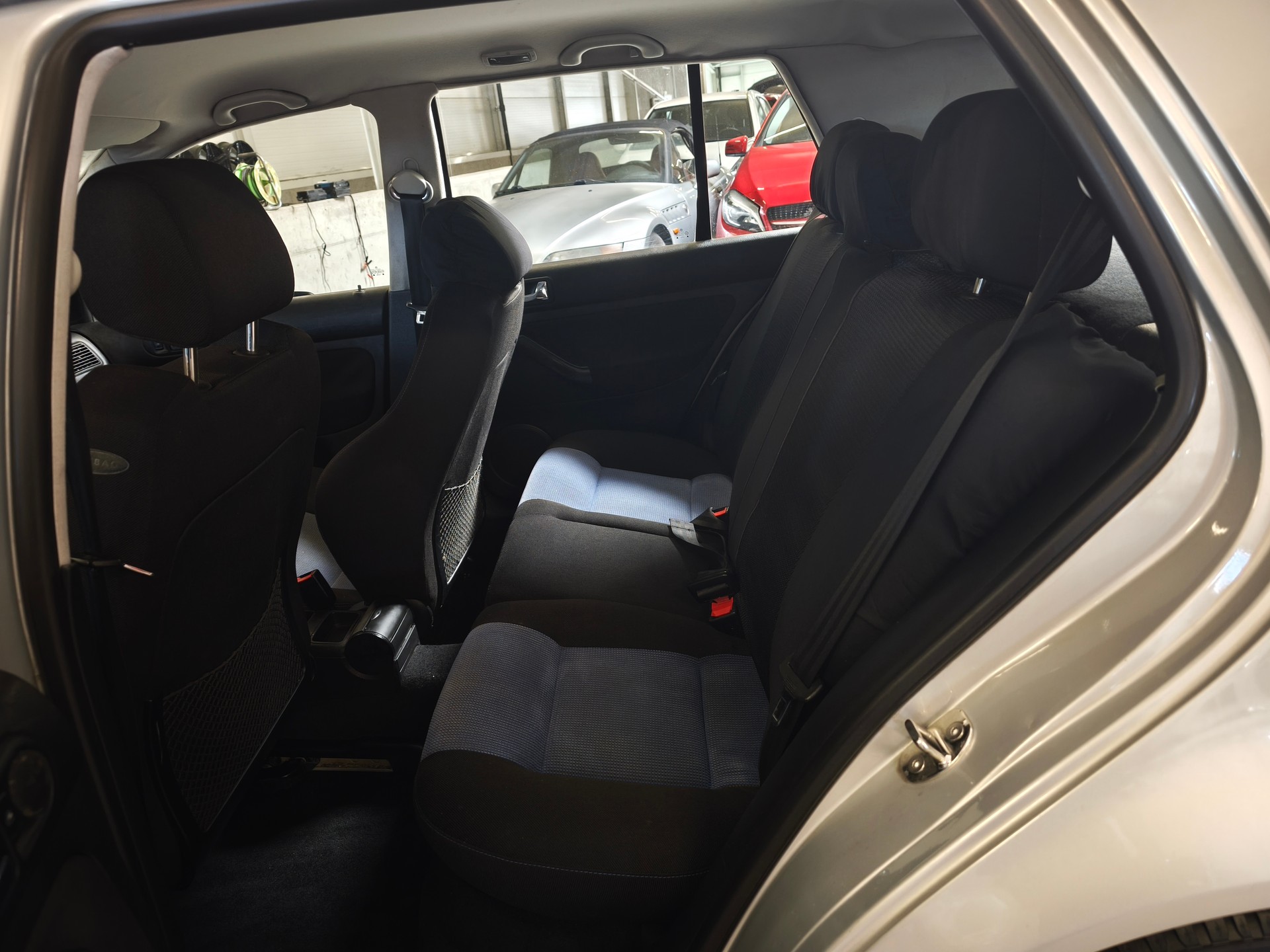 VW Golf 1.8 GTI-image-10