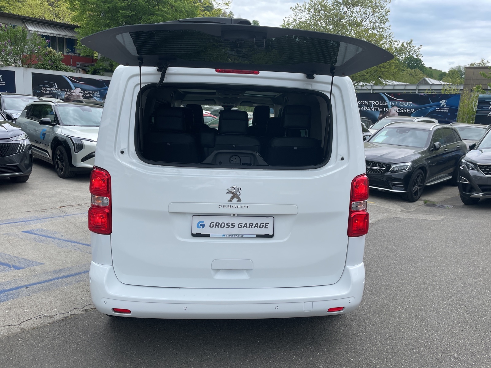 PEUGEOT eTraveller50 Allure Stand-image-10
