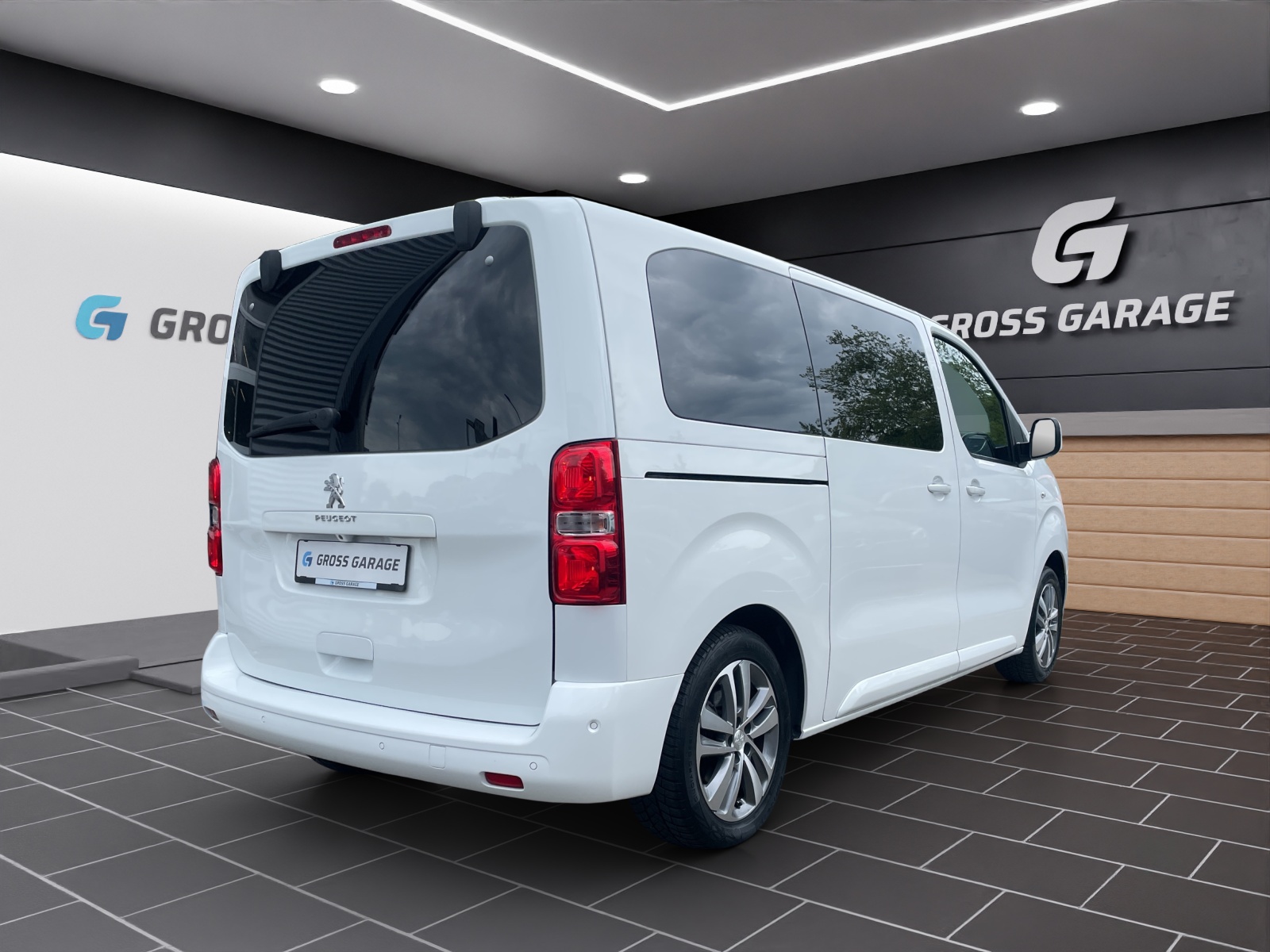 PEUGEOT eTraveller50 Allure Stand-image-3
