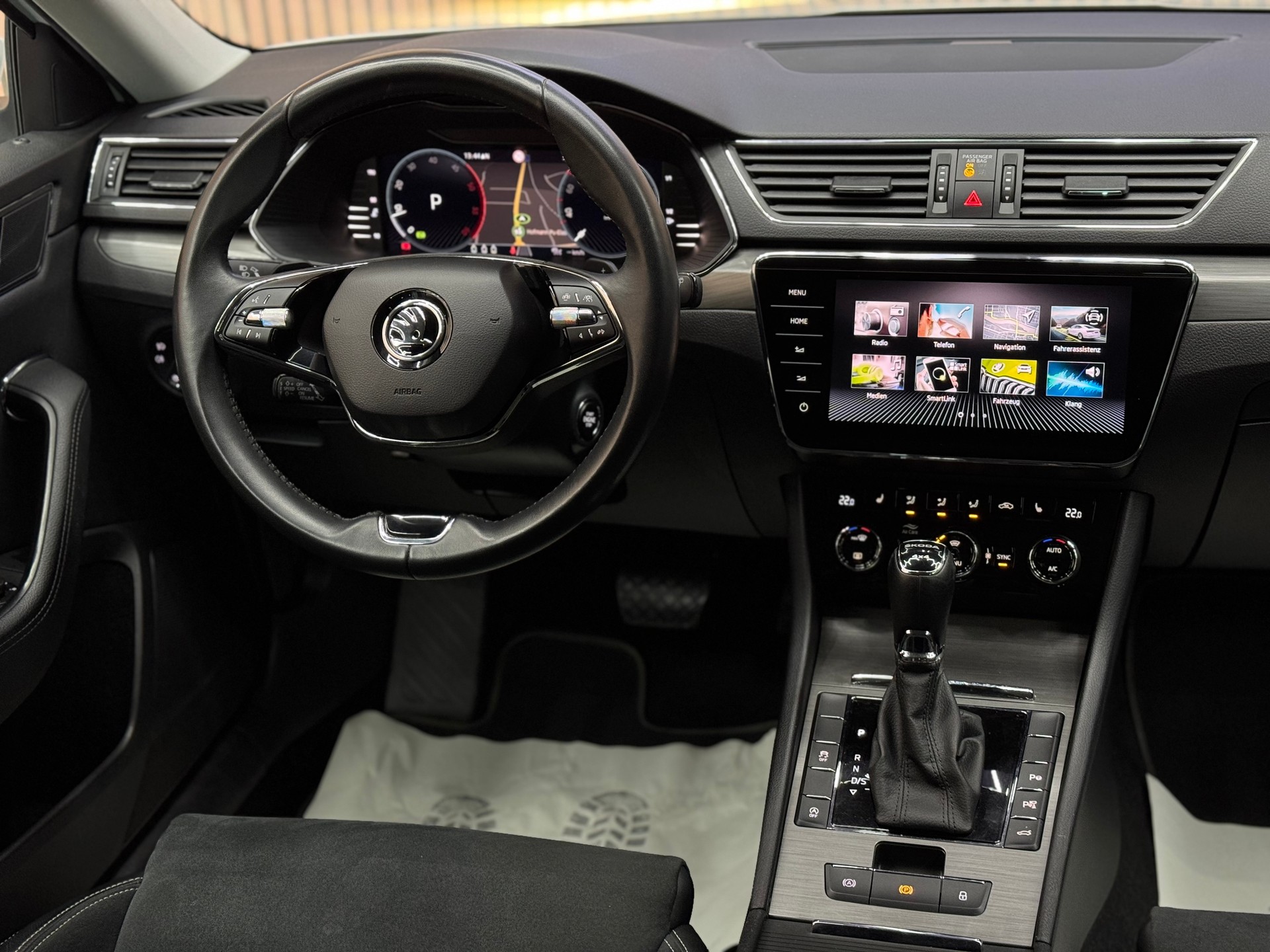 SKODA Superb Combi 2.0 TDI 200 Style 4x4 DSG | 1 Jahr Garantie | 360° Kamera | *ab CHF 199.-/ Monat*-image-13