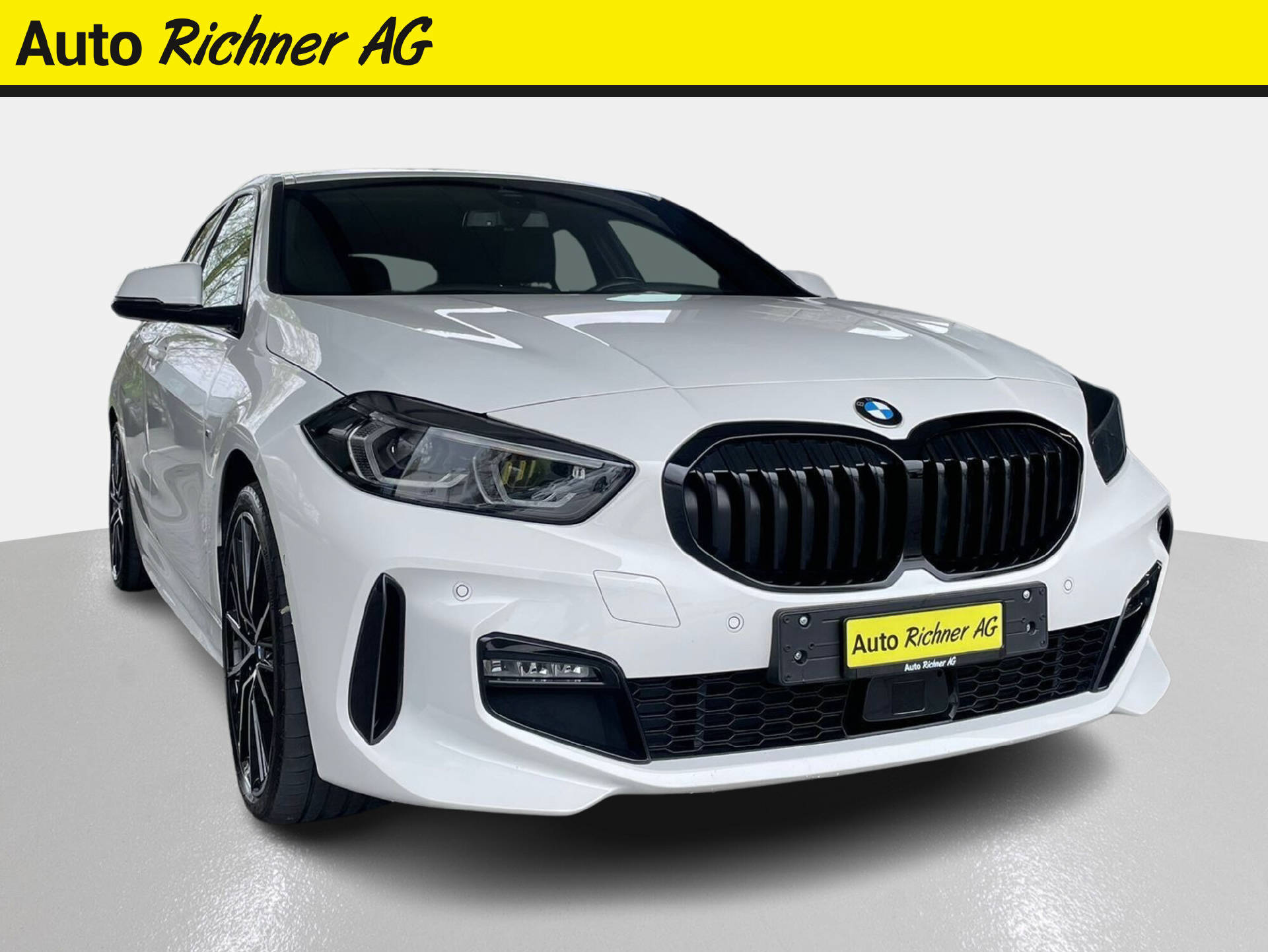 BMW 118i-image-0