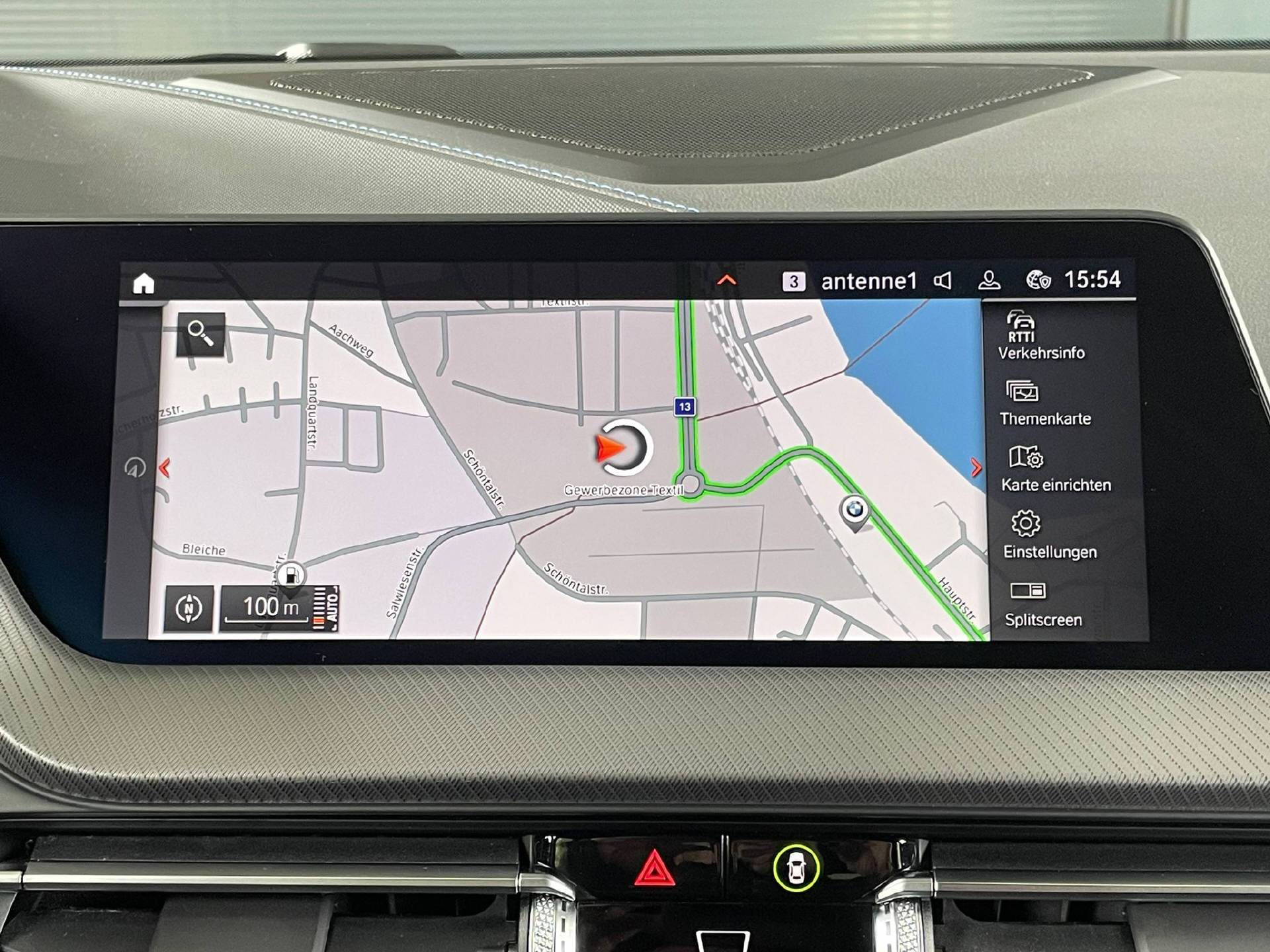 BMW 118i-image-12