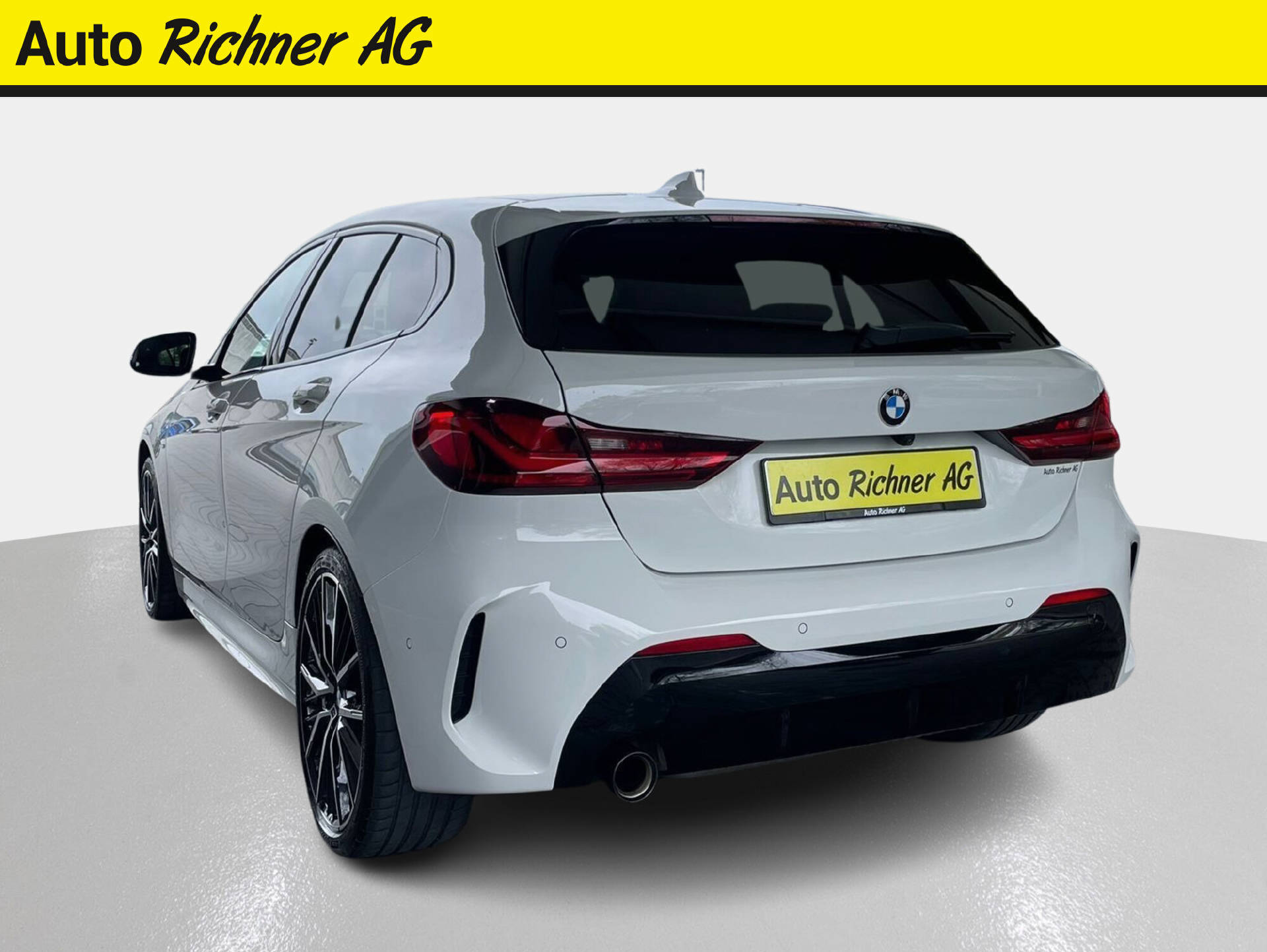 BMW 118i-image-4