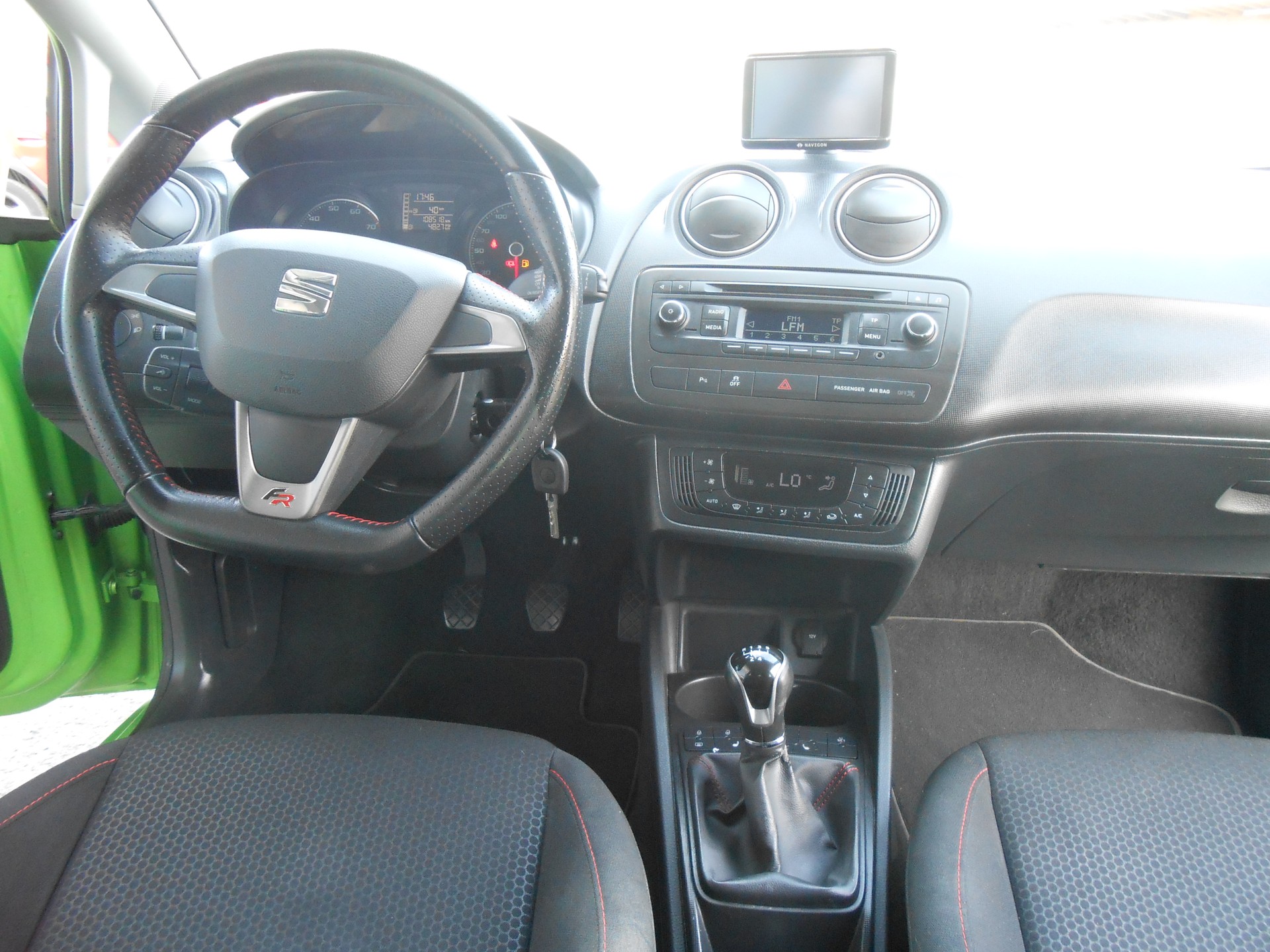 SEAT Ibiza 1.2 TSI FR Viva-image-9