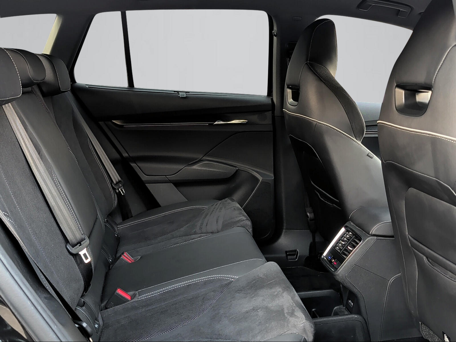SKODA Enyaq iV 80x SportLine-image-9