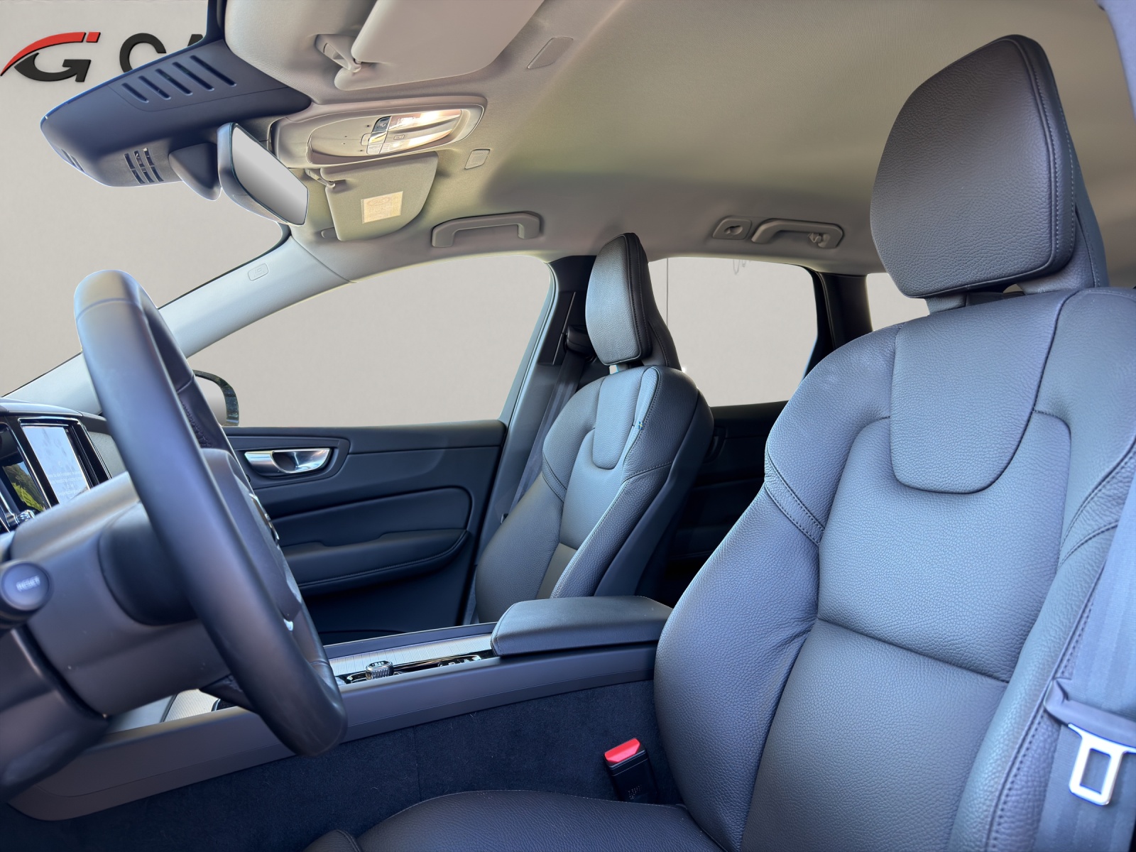 VOLVO XC60 2.0 B5 MH Plus Dark AWD-image-8