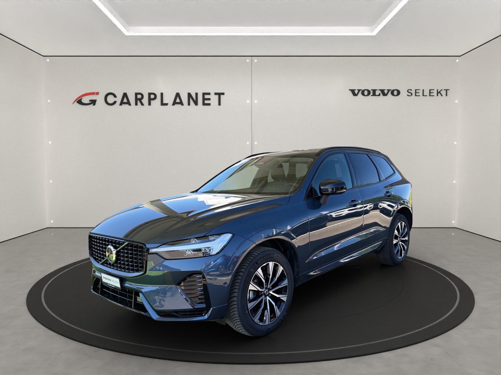 VOLVO XC60 2.0 B5 MH Plus Dark AWD-image-0
