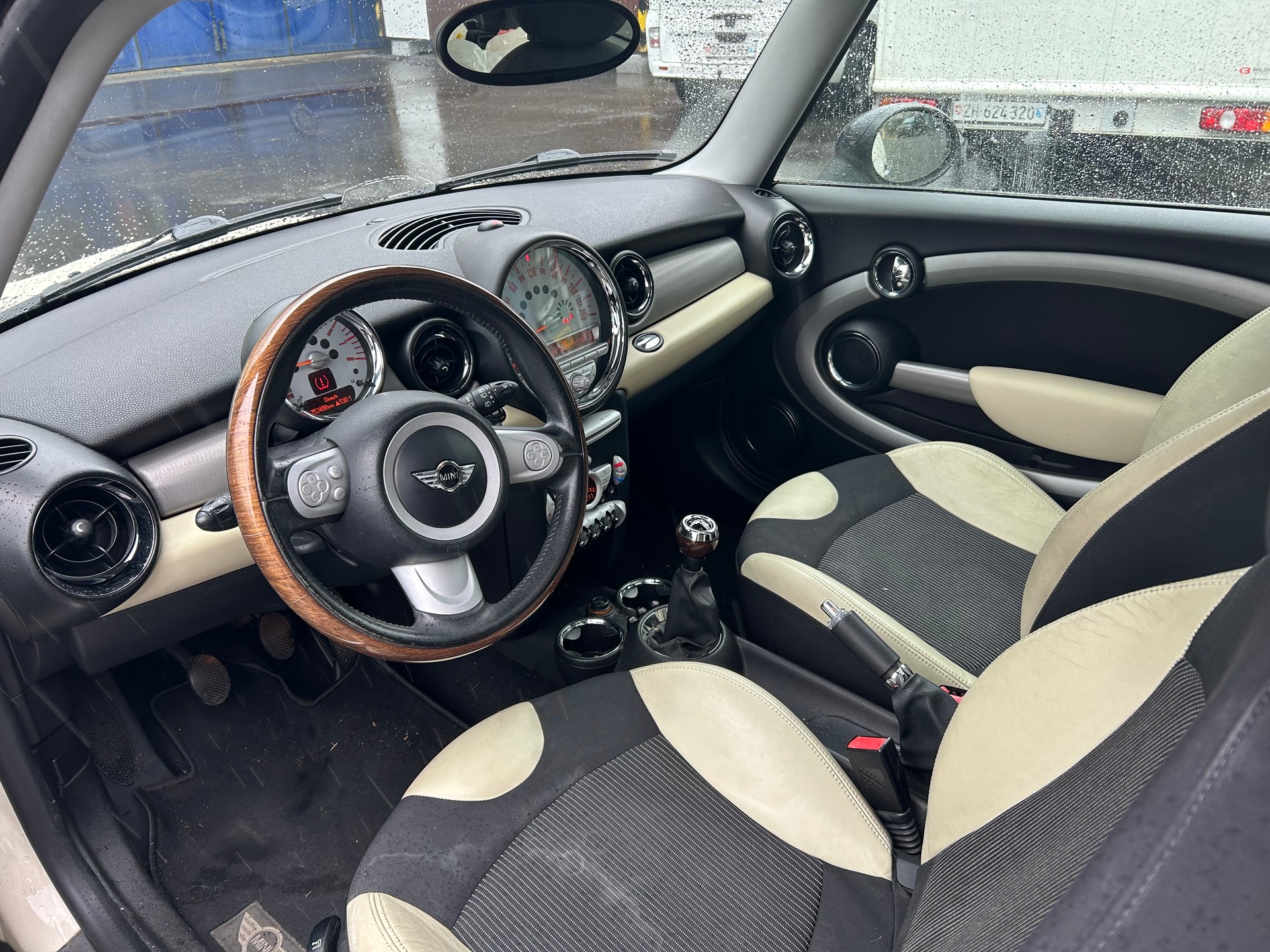 MINI Cooper-image-6