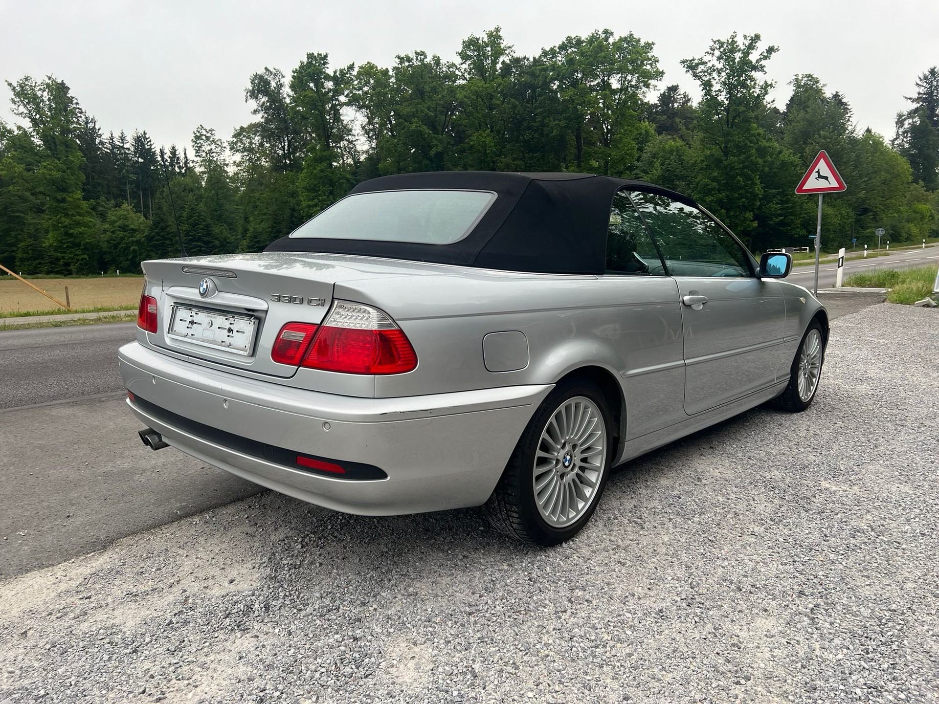 BMW 330Ci Cabriolet-image-11