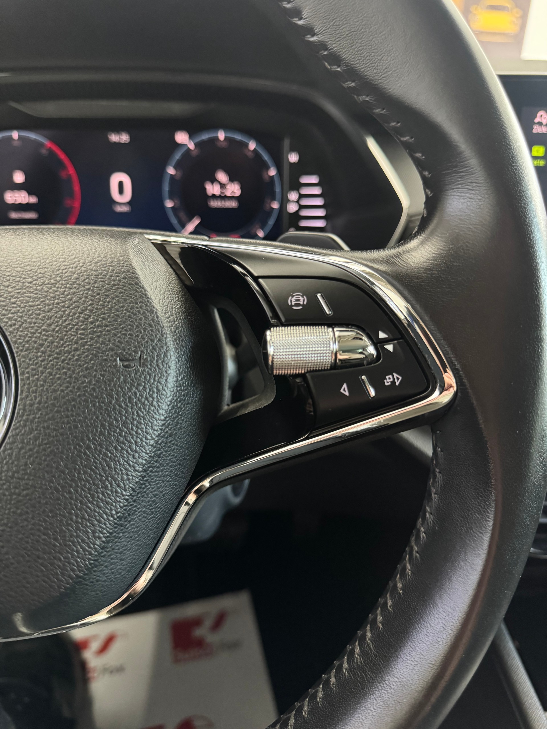 SKODA Octavia Combi 2.0 TDI DSG Style*CH-Fahrzeug*Frisch MFK*-image-14