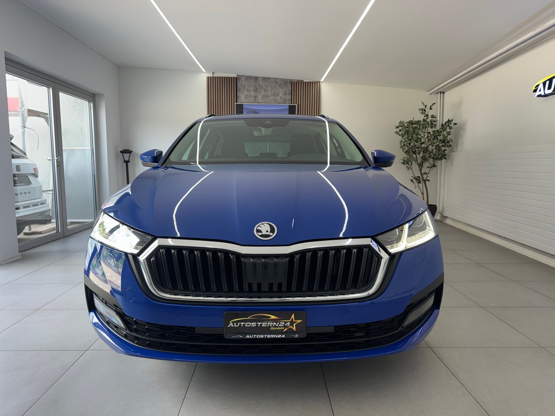 SKODA Octavia Combi 2.0 TDI DSG Style*CH-Fahrzeug*Frisch MFK*-image-2