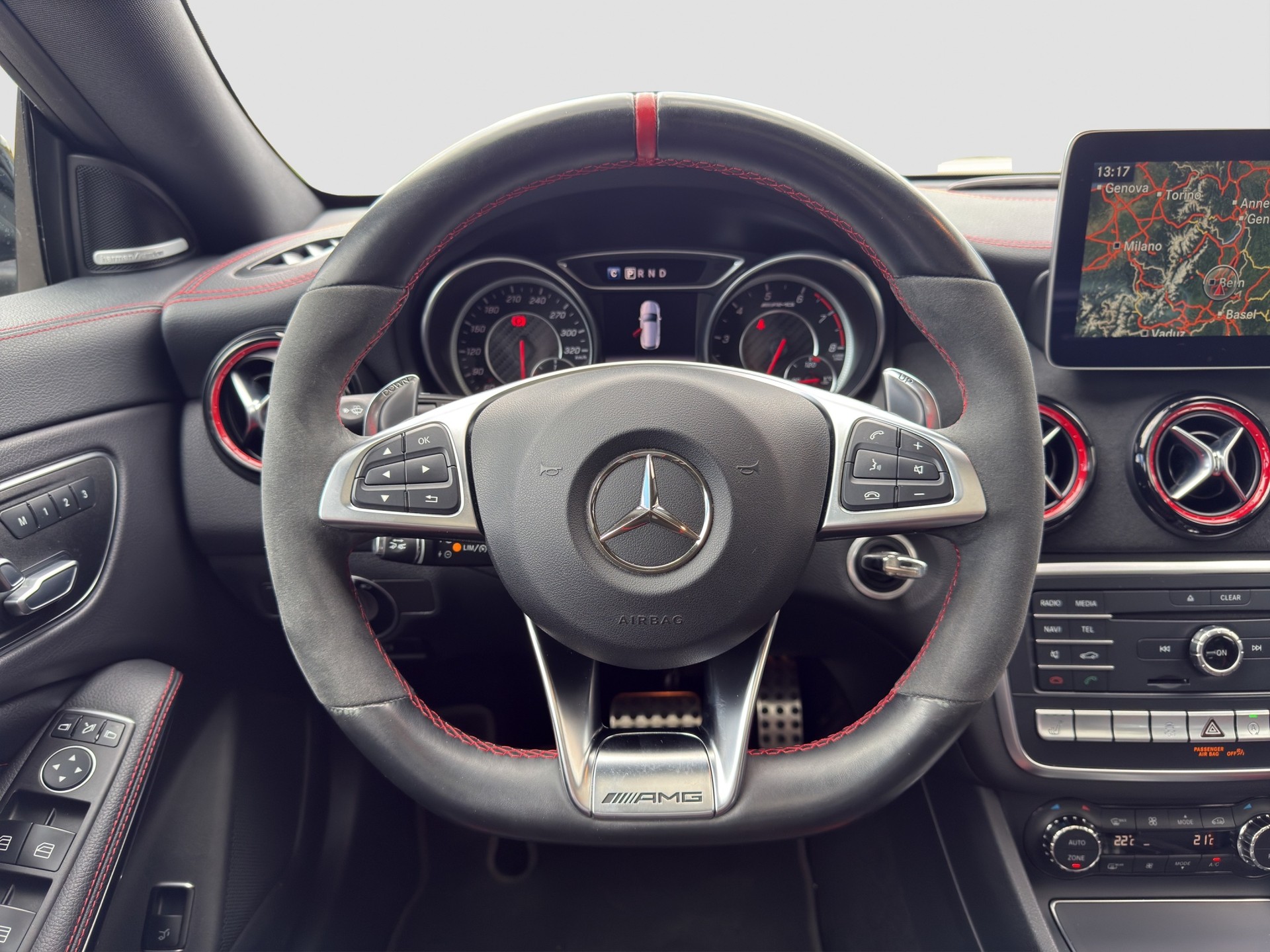 MERCEDES-BENZ CLA Shooting Brake 45 AMG 4Matic Speedshift-image-13